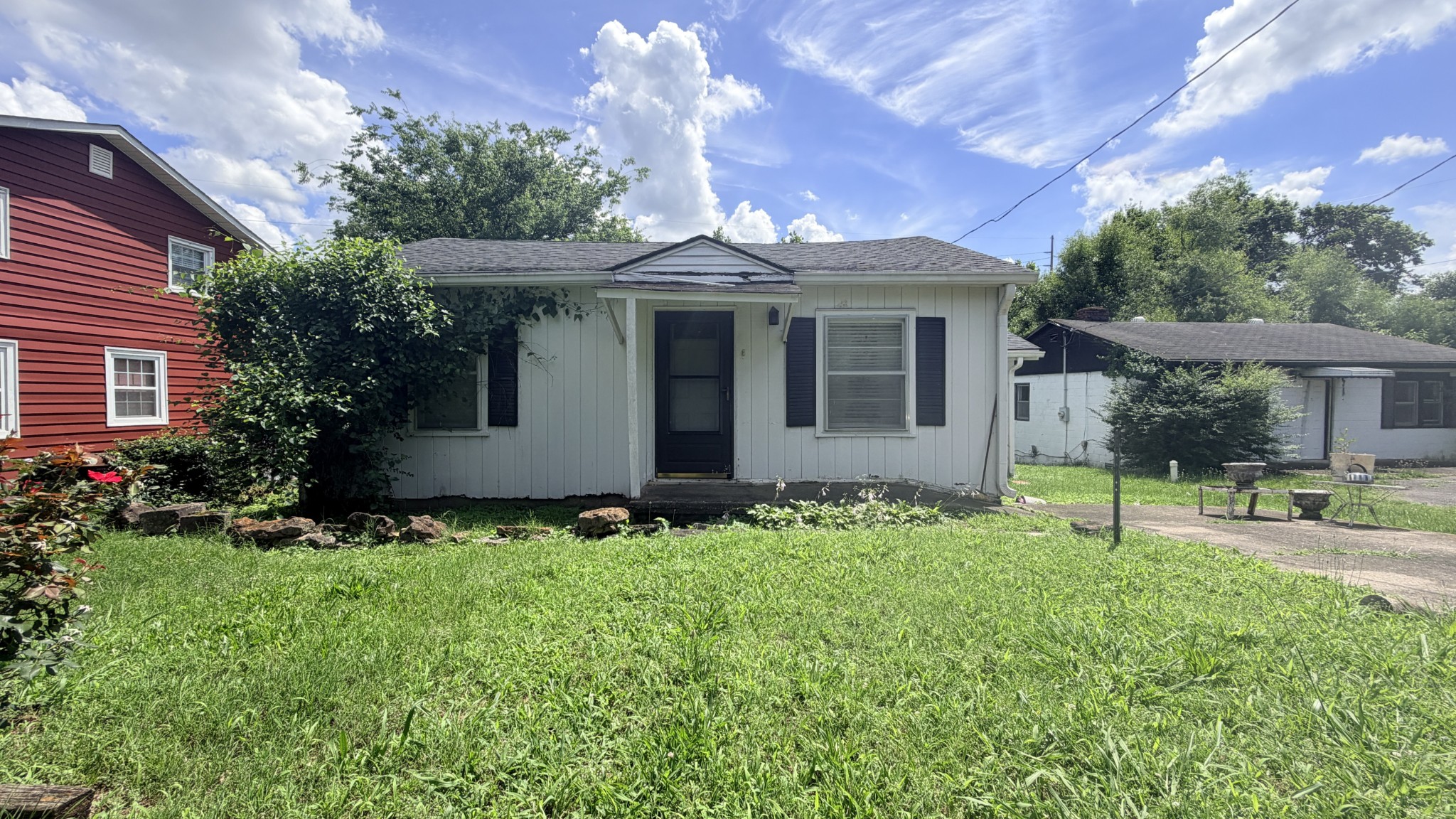 2130 Gains St