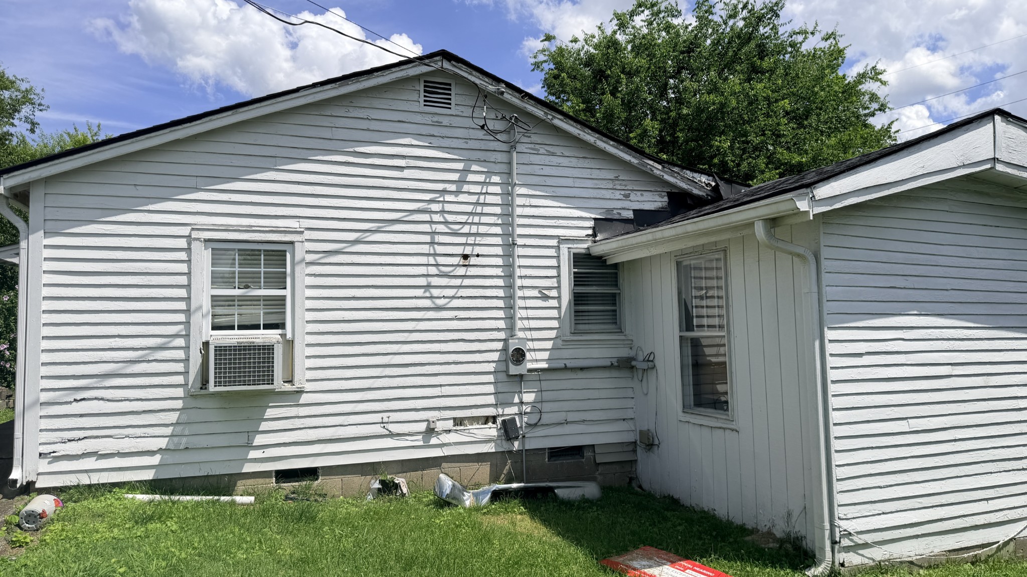 2130 Gains St