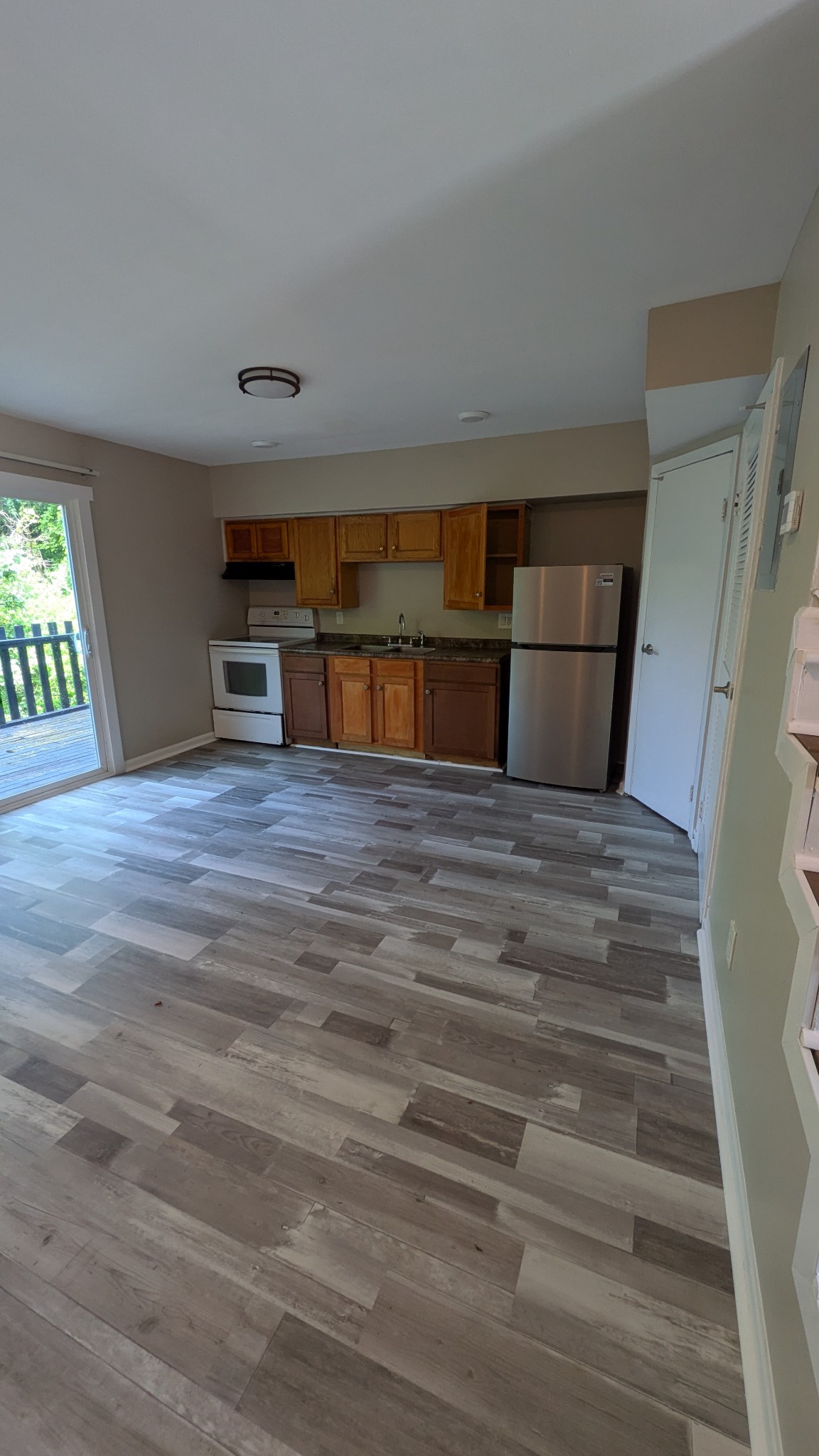 320 Welch Rd