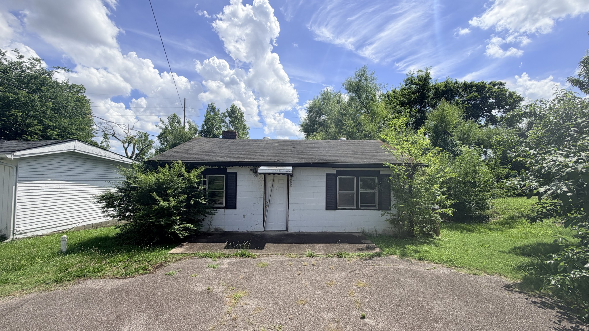 2134 Gains St