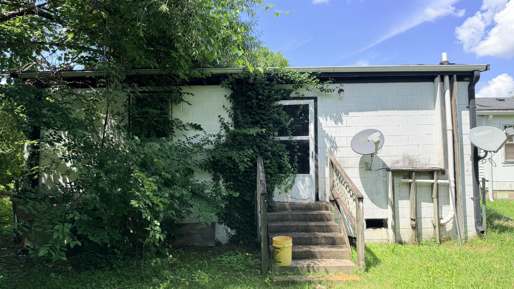 2134 Gains St