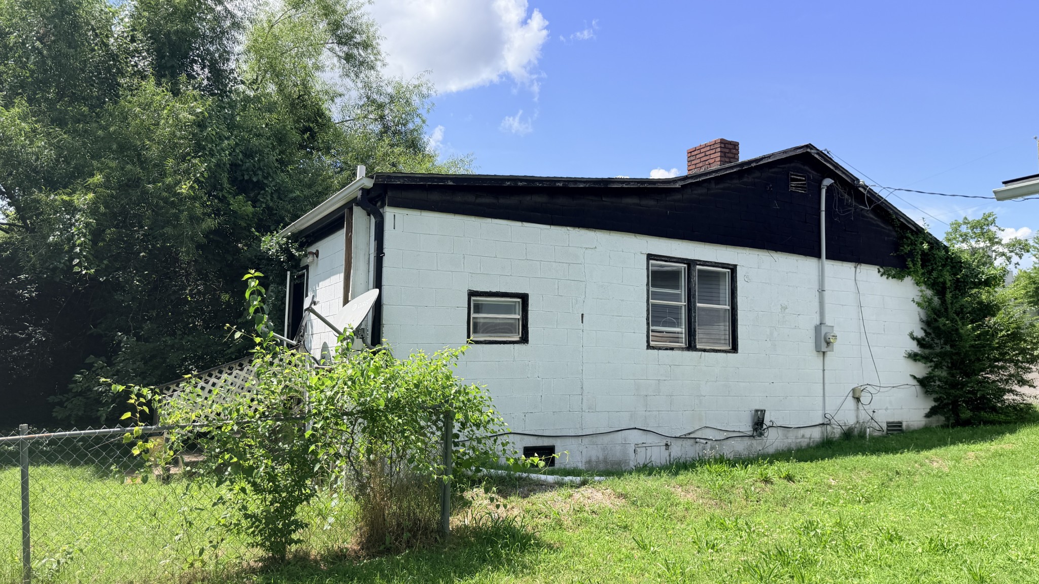 2134 Gains St