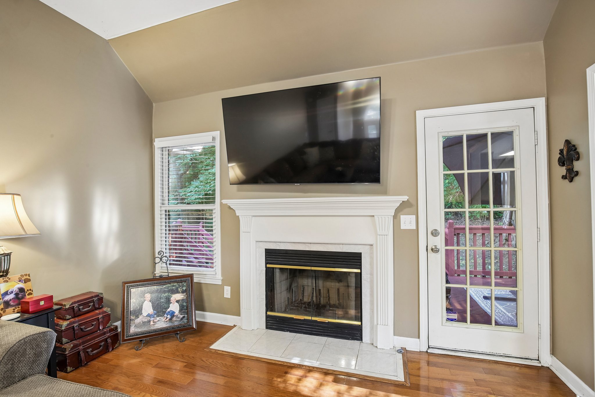 409 Sunset Ct