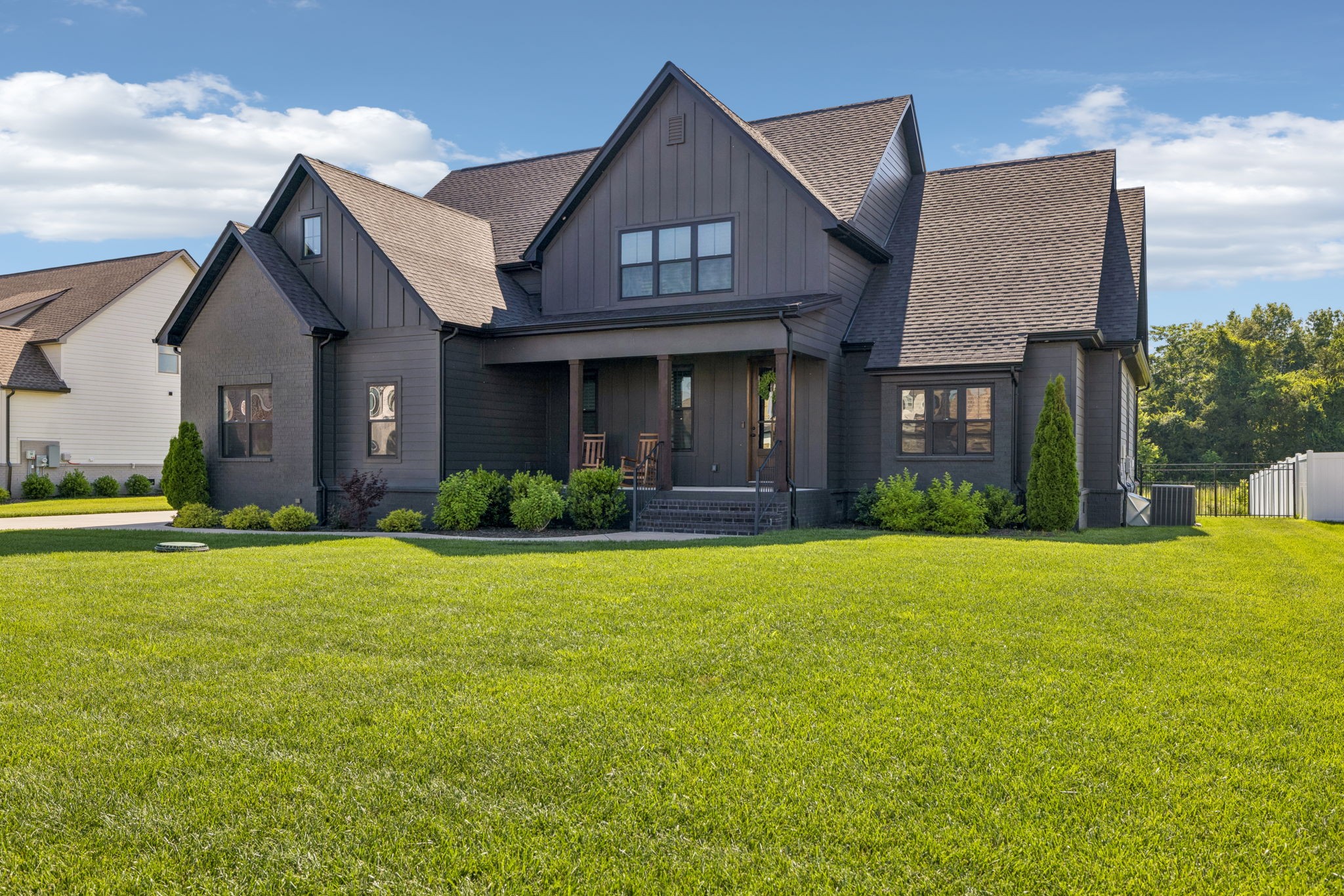 1827 Rhonda Dr