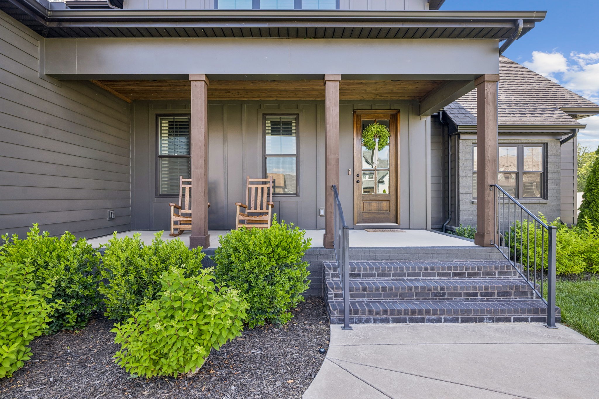 1827 Rhonda Dr