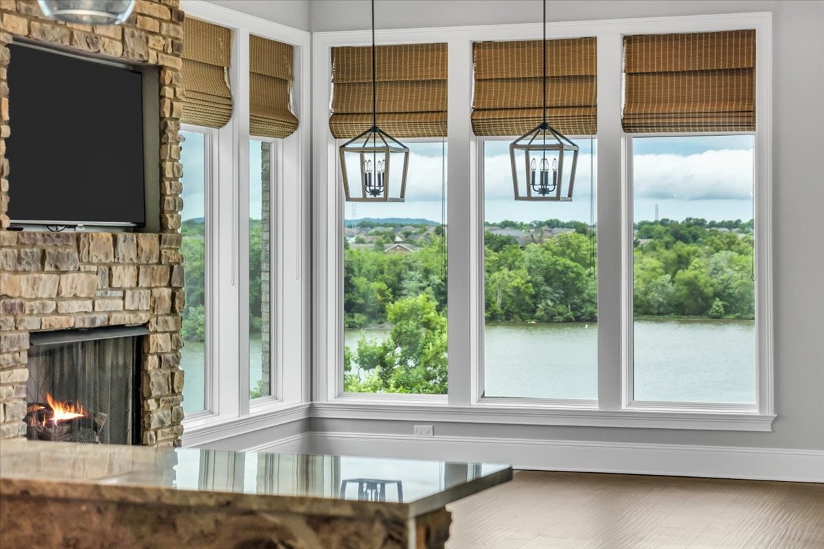 1024 Club View Dr