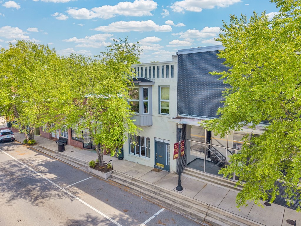 25 E Bockman Way
