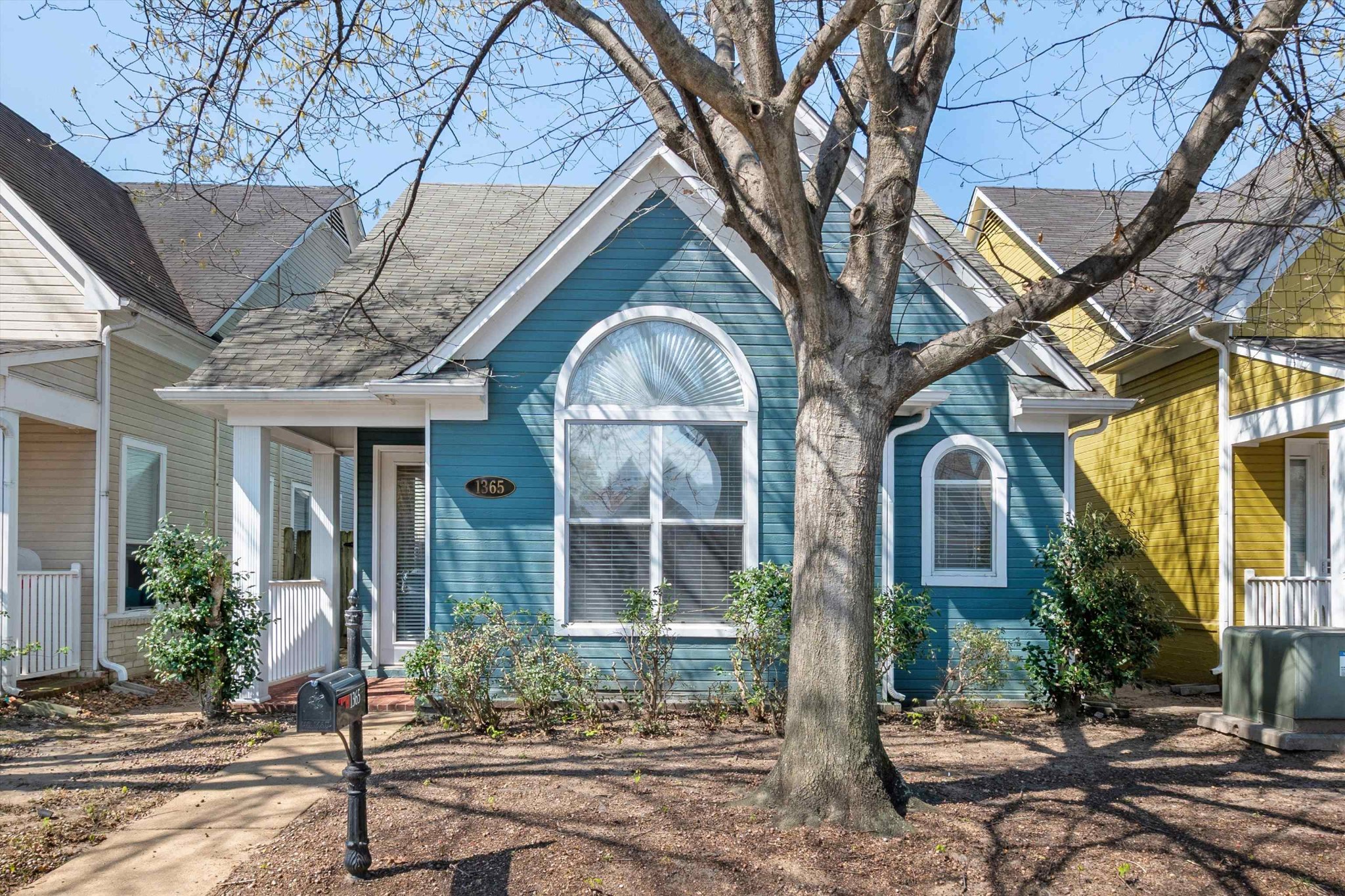 1365 HARBOR PARK DR