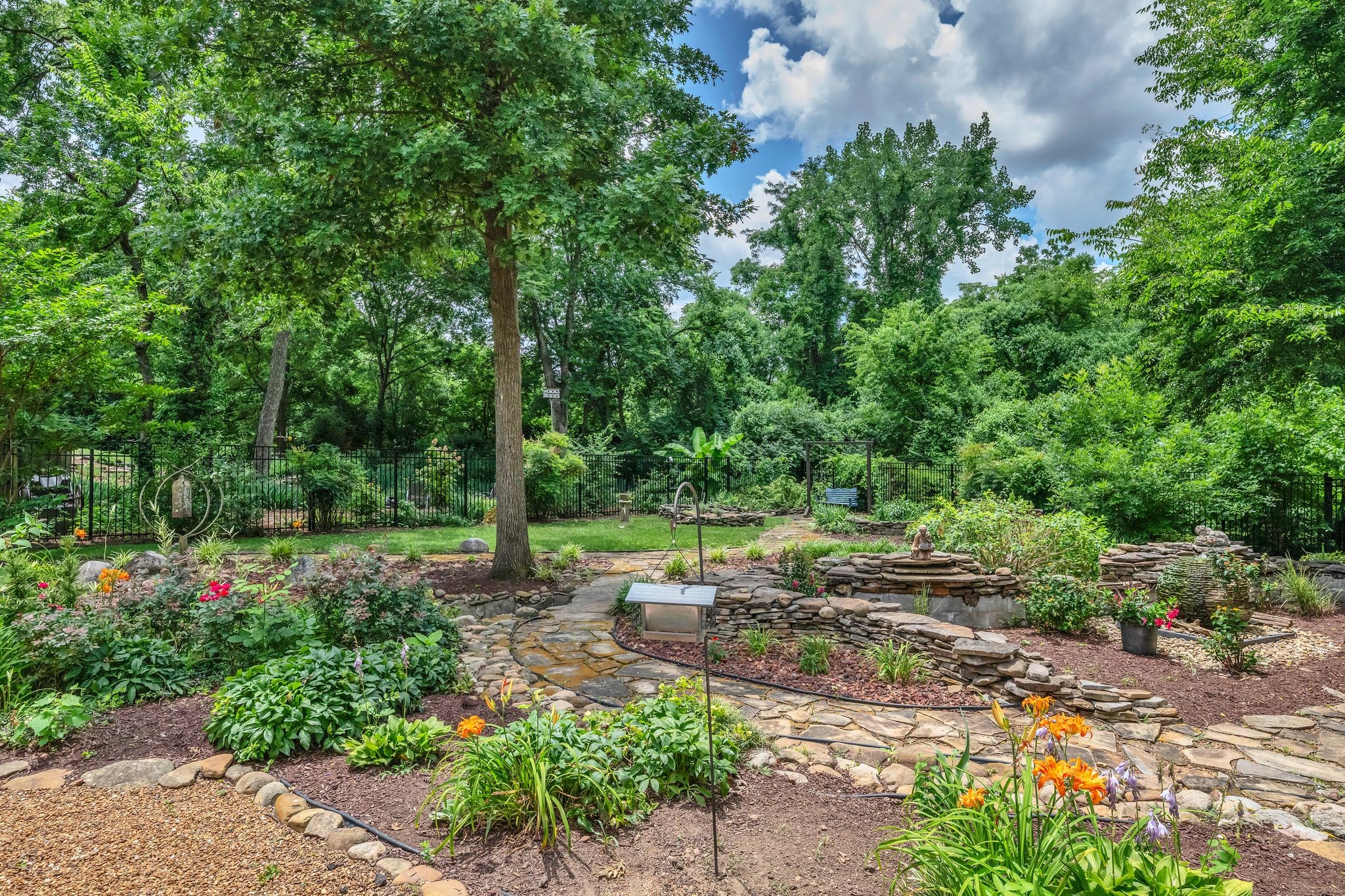 2039 Castleman Dr