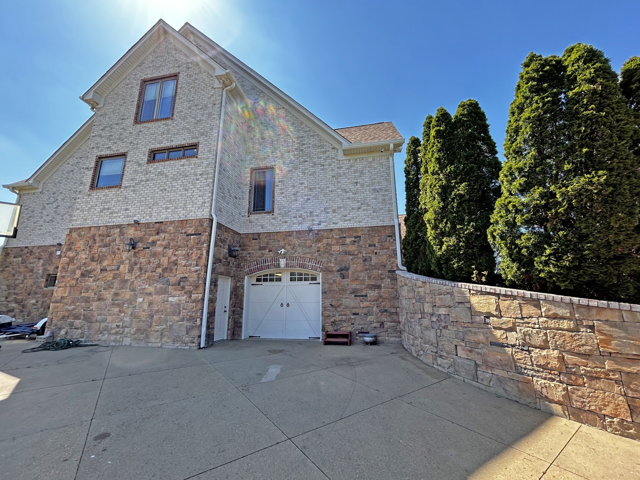 110 Giles Ln