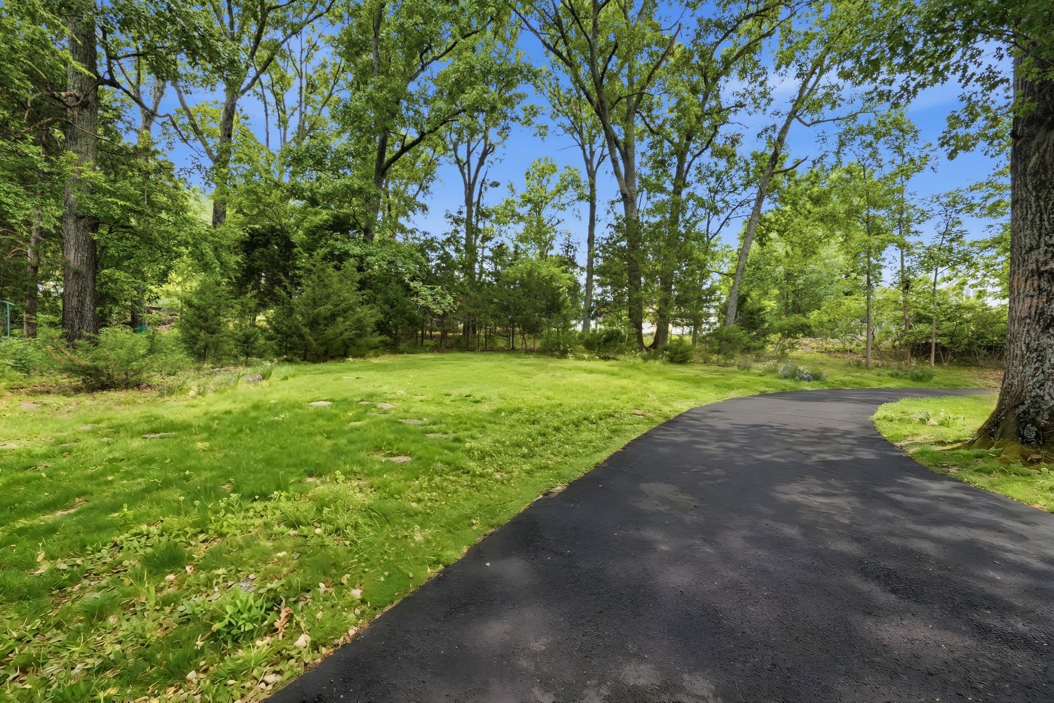 827 Redwood Dr