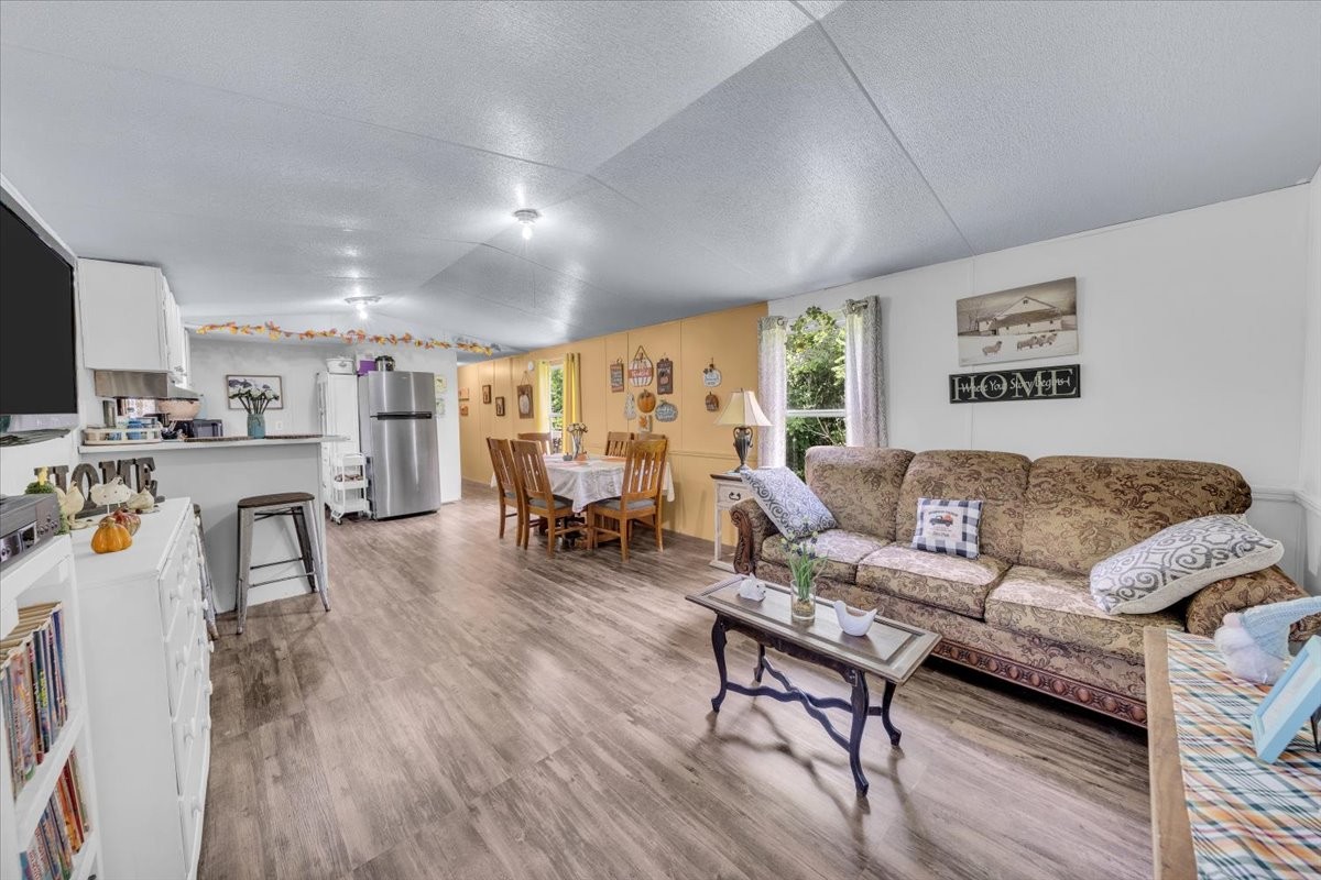 742 Captain Carter Rd