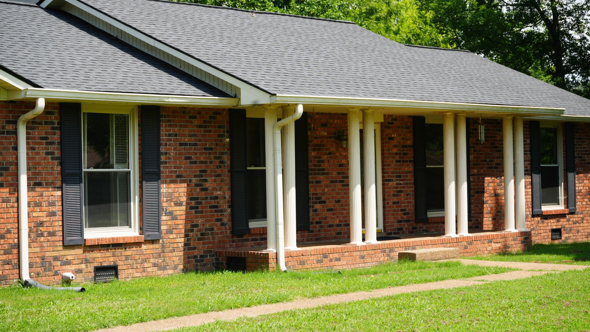 858 Moreland Dr