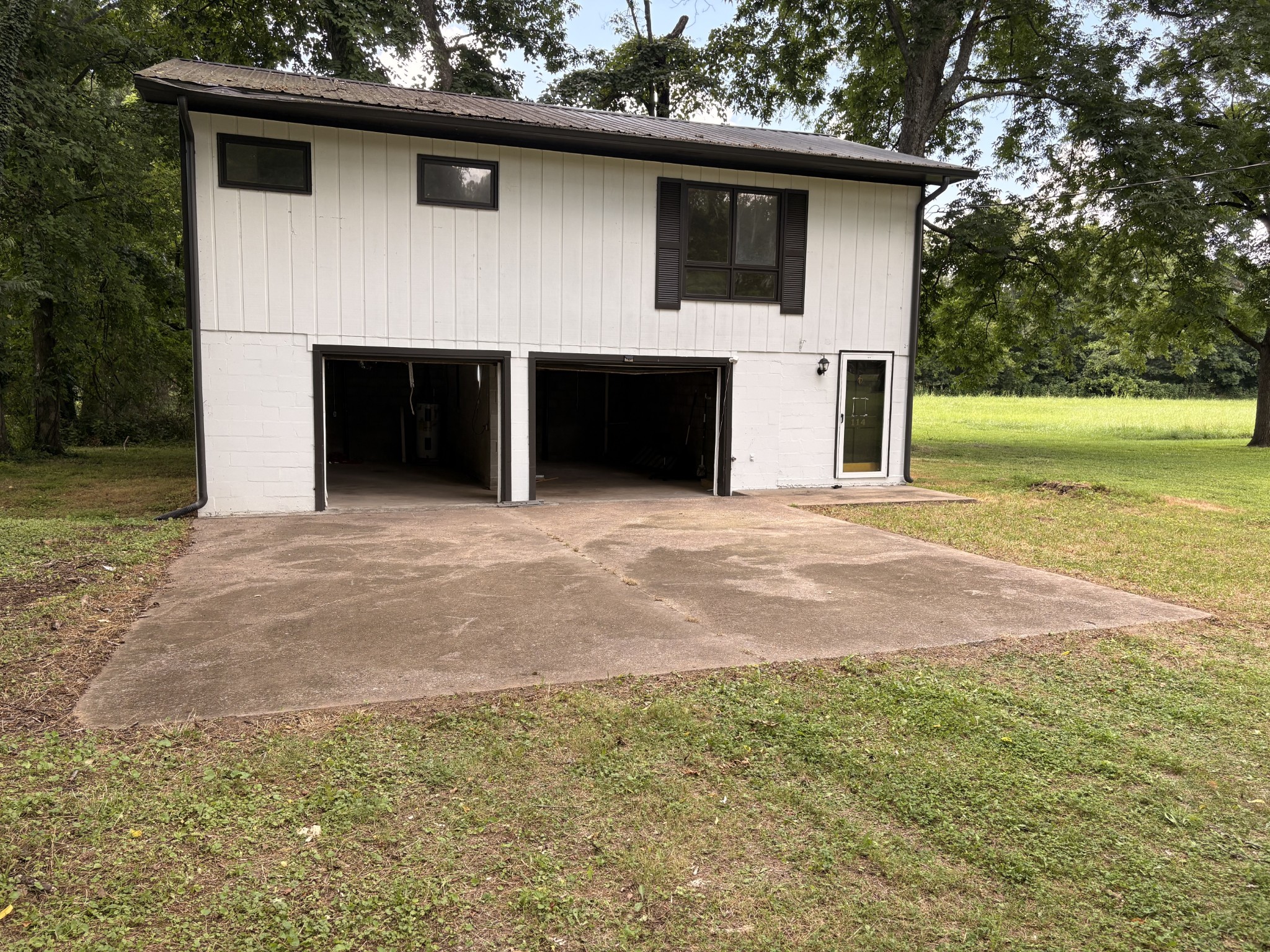 114 Tollgate Rd