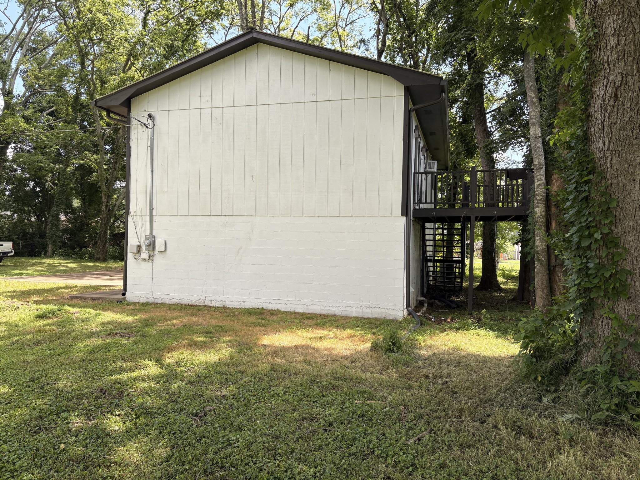 114 Tollgate Rd
