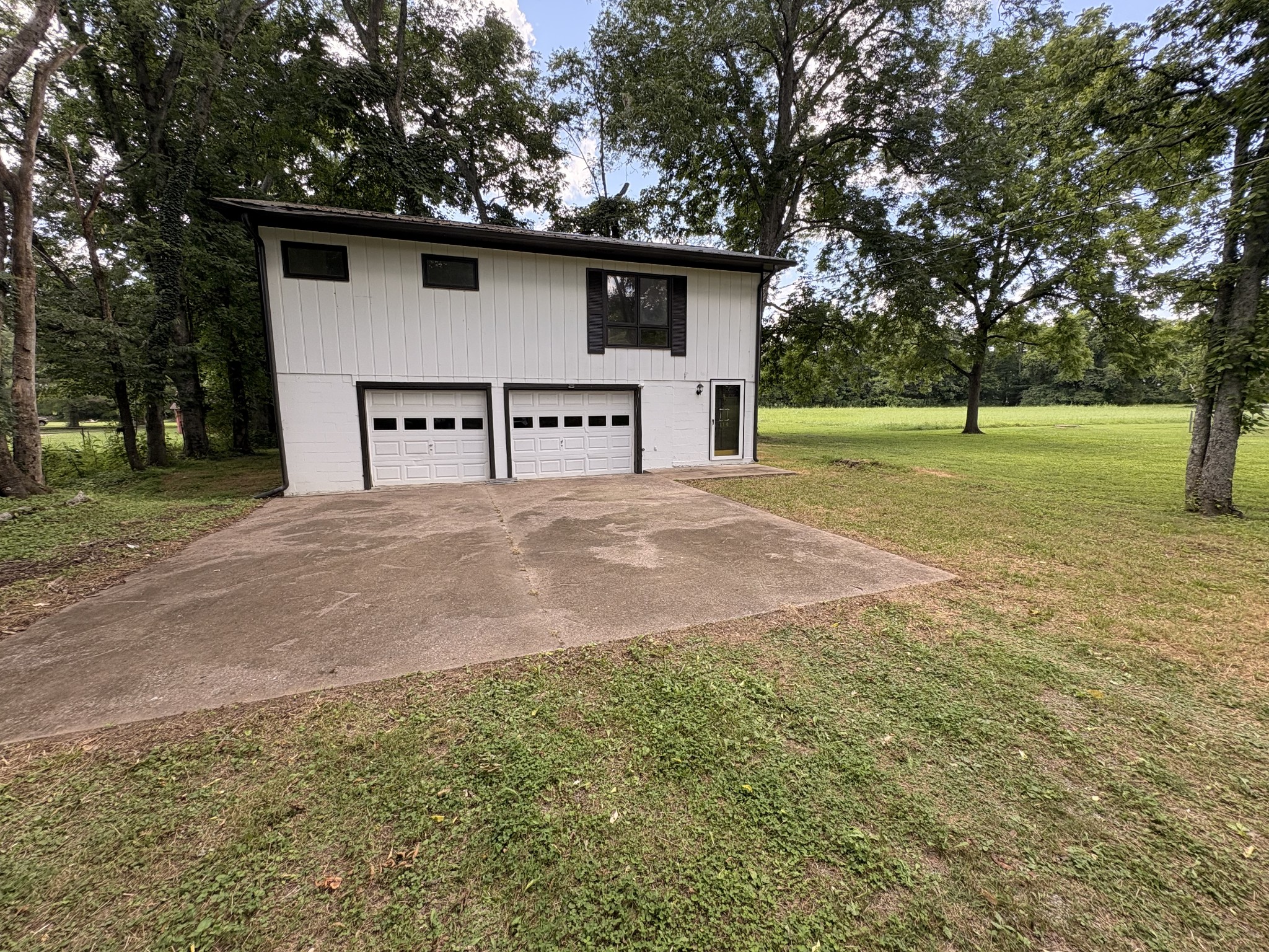 114 Tollgate Rd