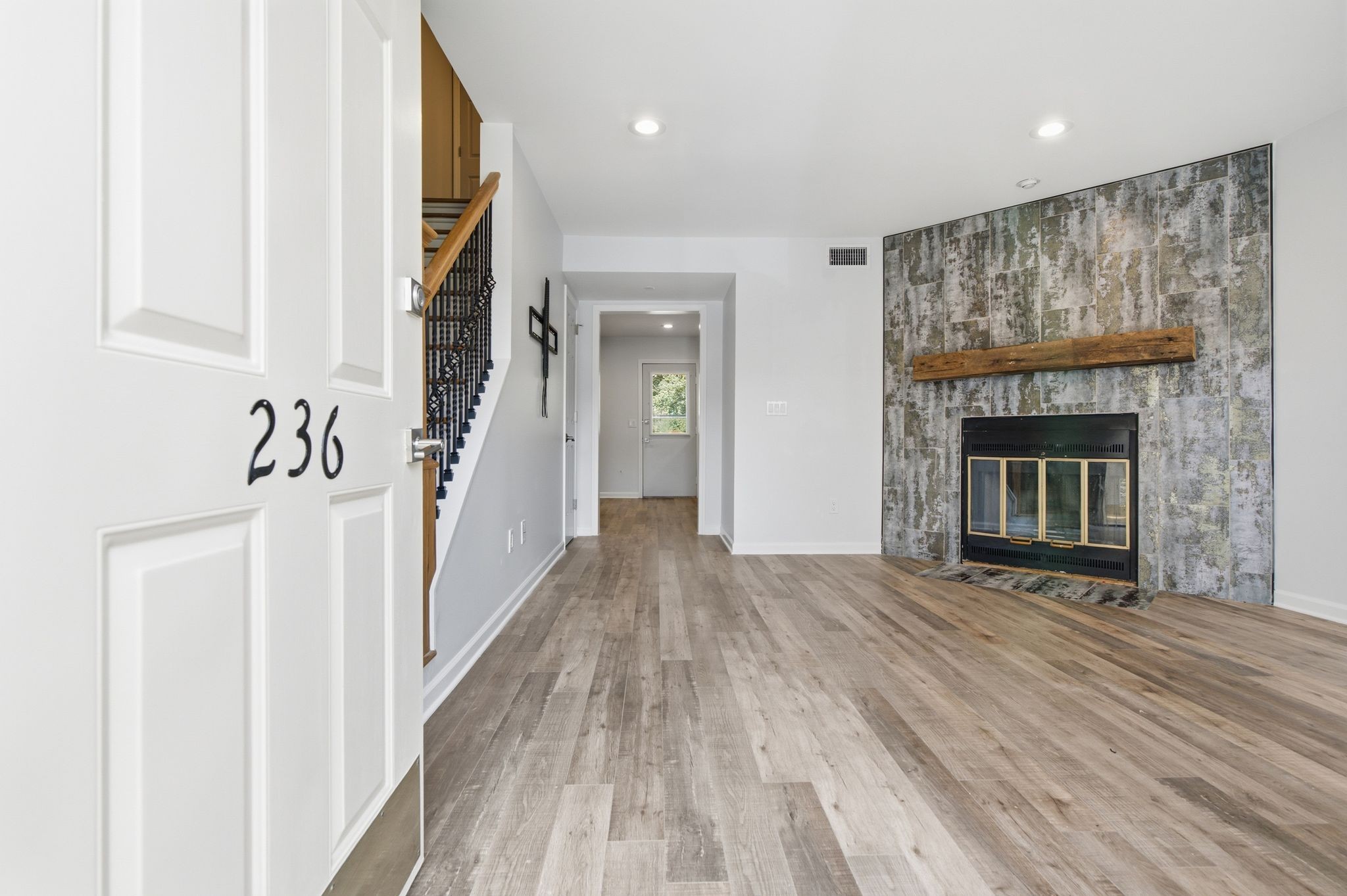 236 Thistle Ln