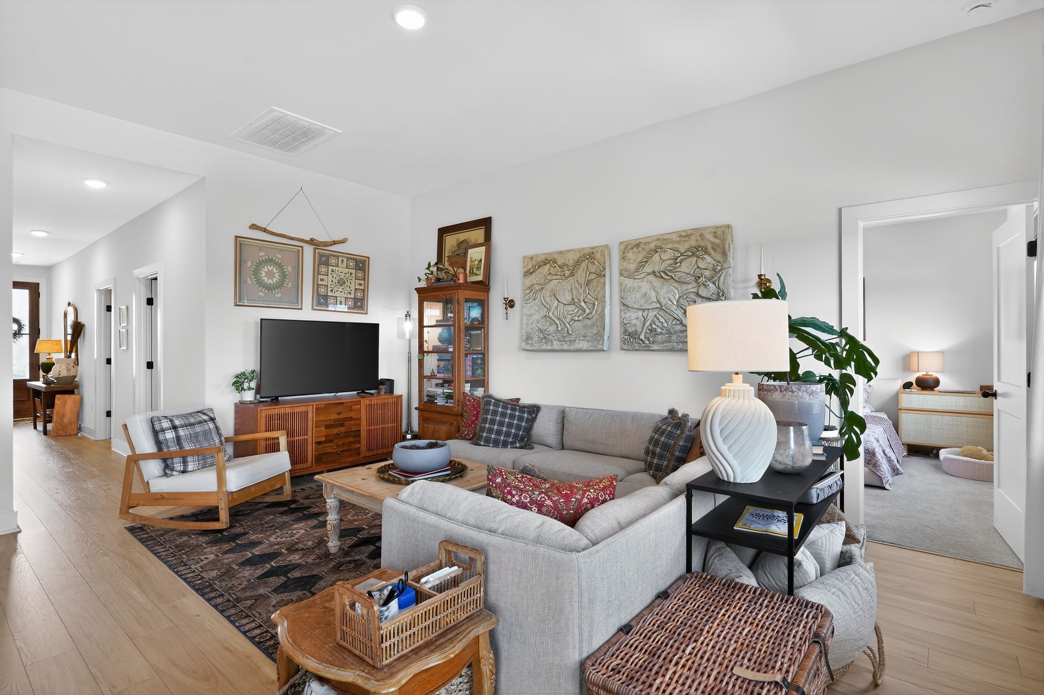 6132 Saxlingham Pl
