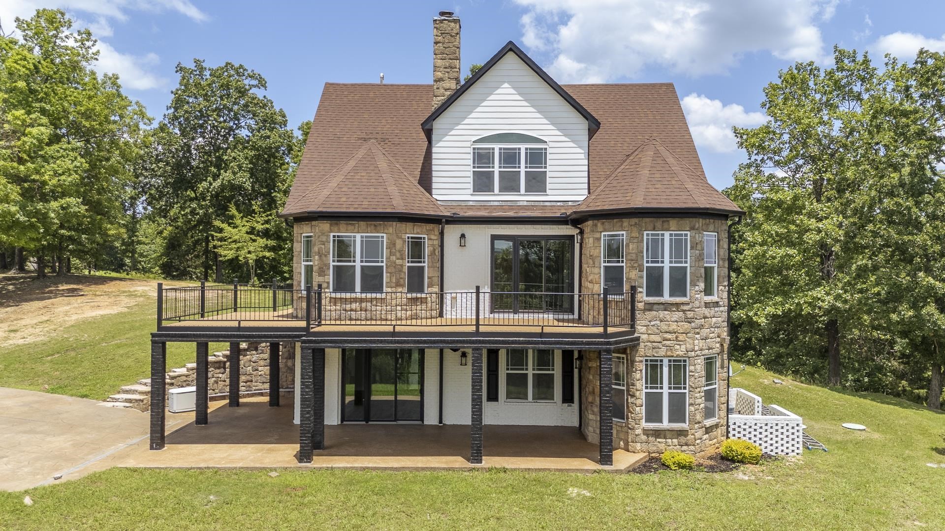 851 RIVERS EDGE DR