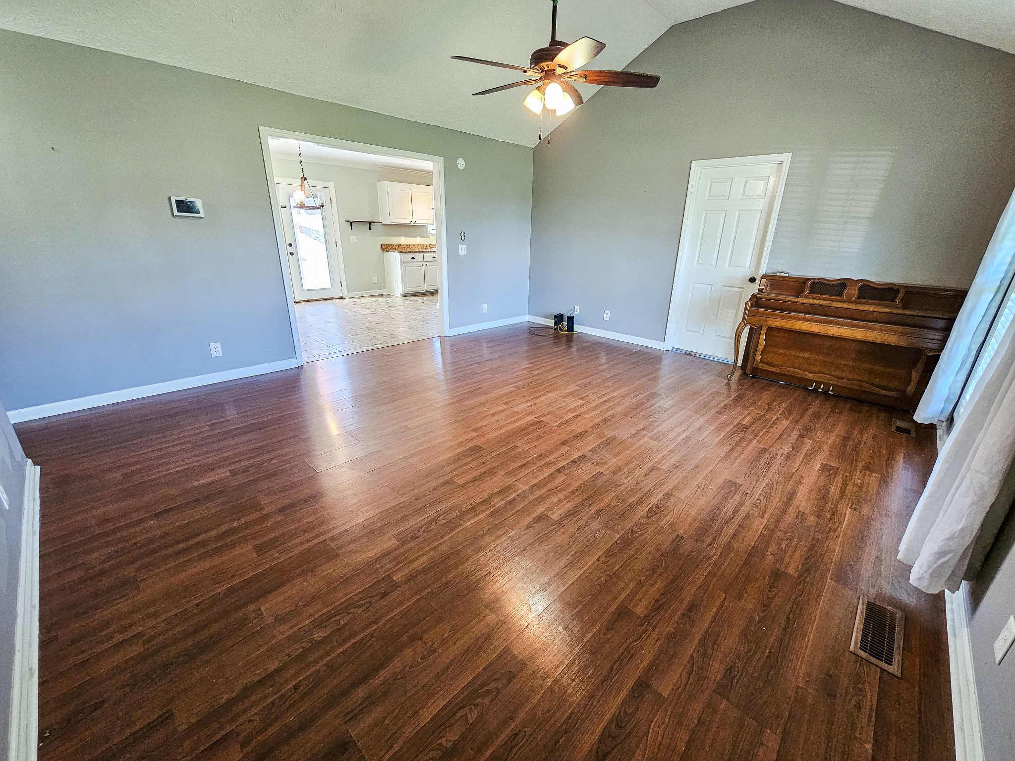 105 Twin Oaks Dr
