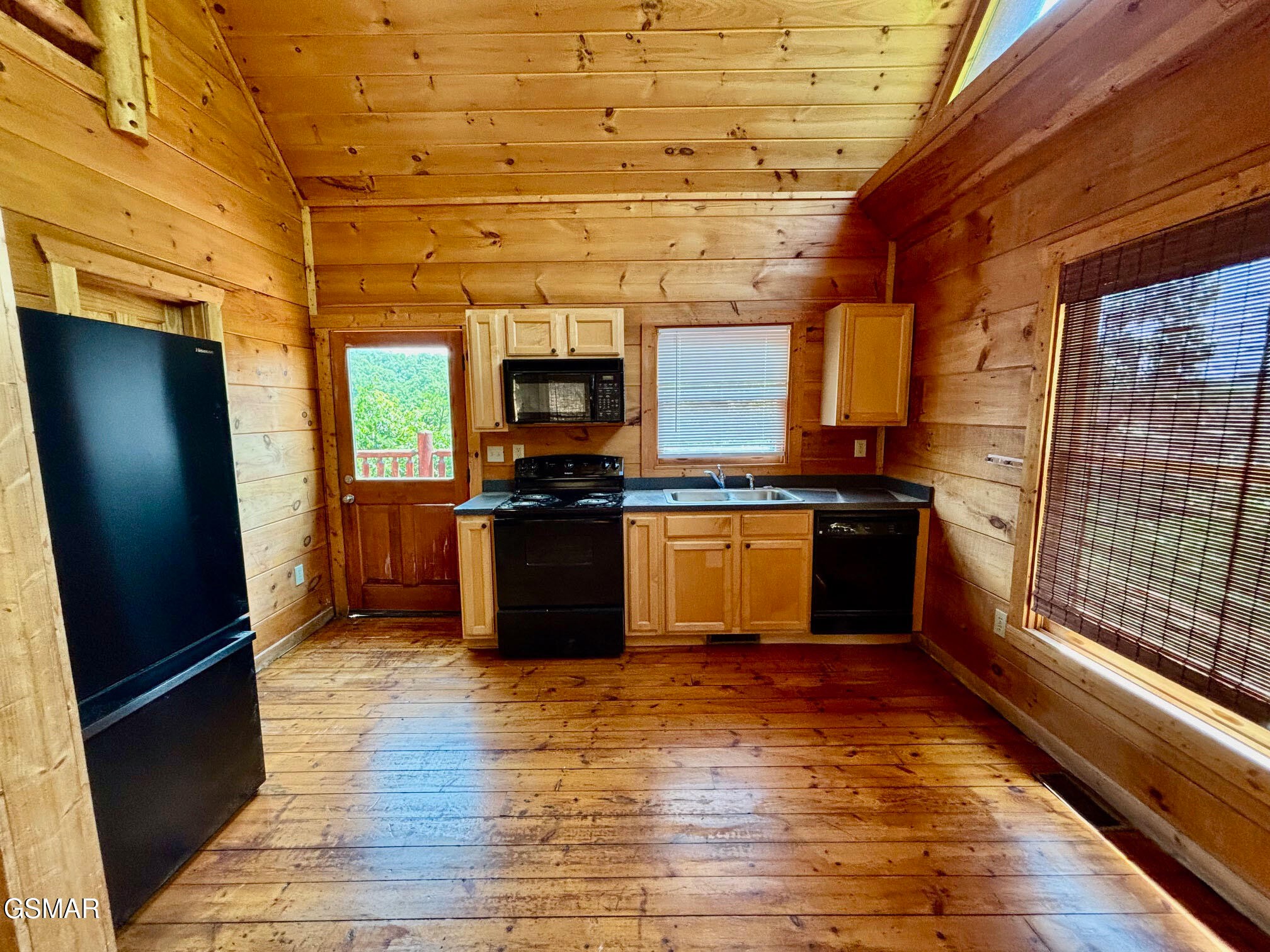 806 Ski View Lane