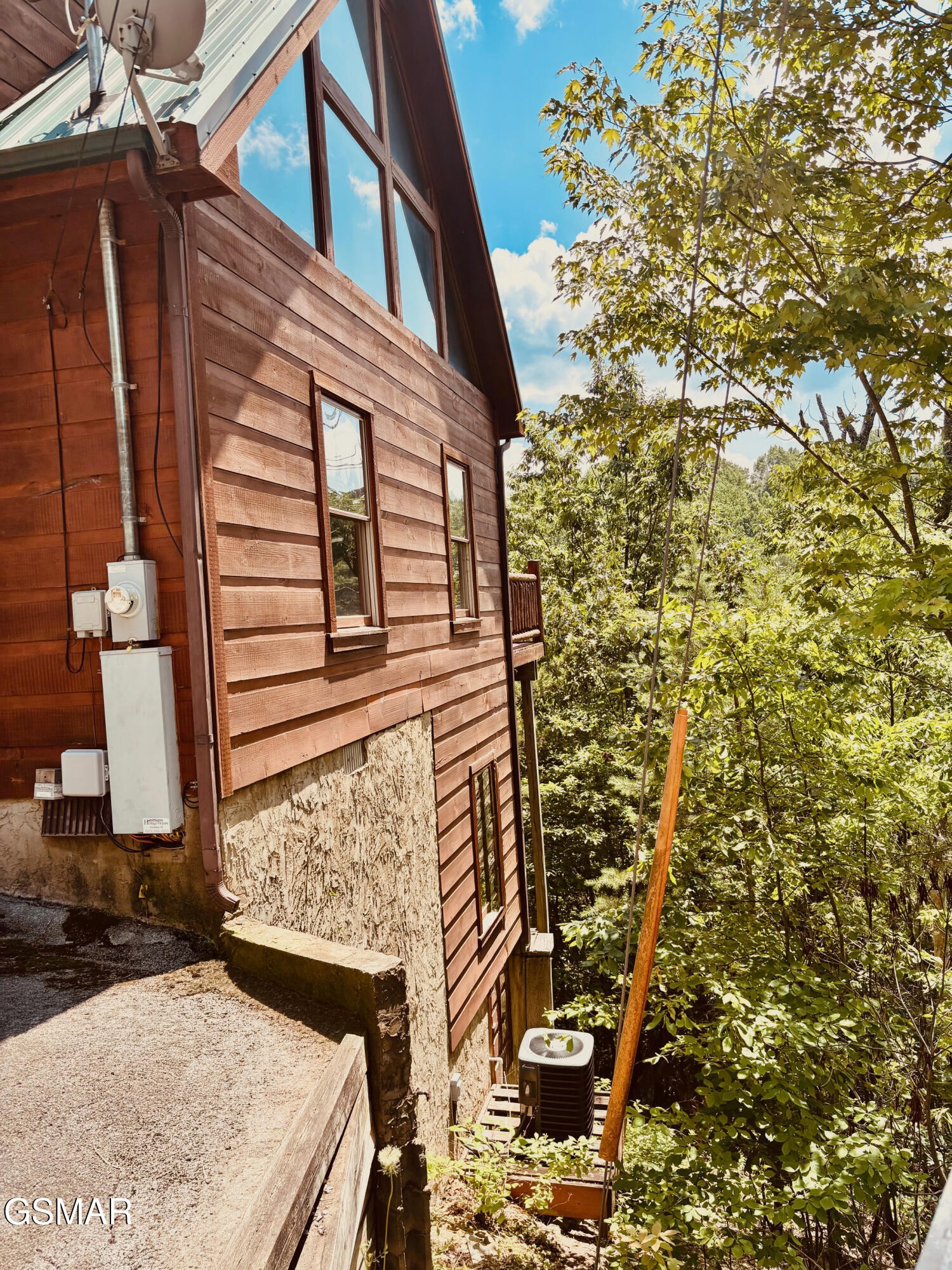 806 Ski View Lane