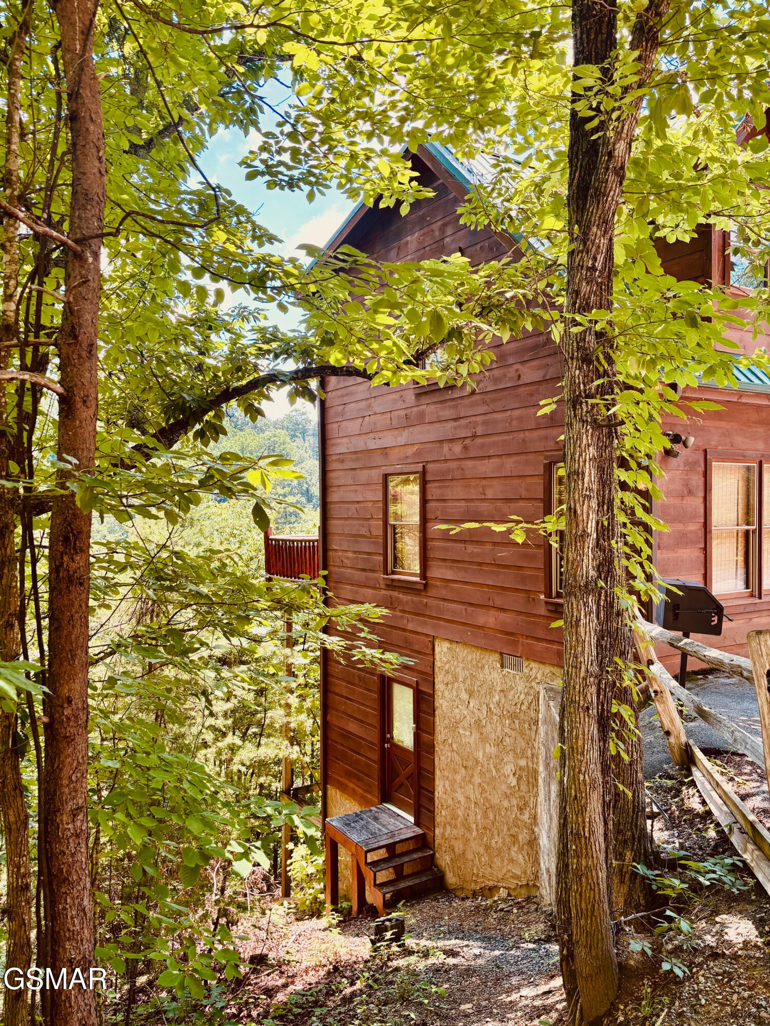 806 Ski View Lane