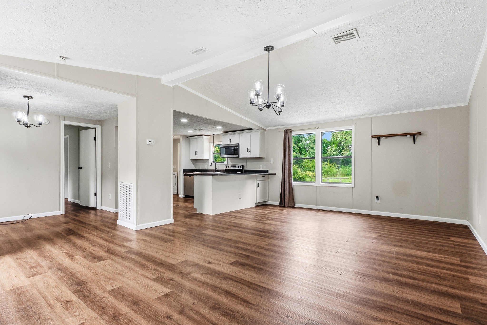563 Sunset Point Rd