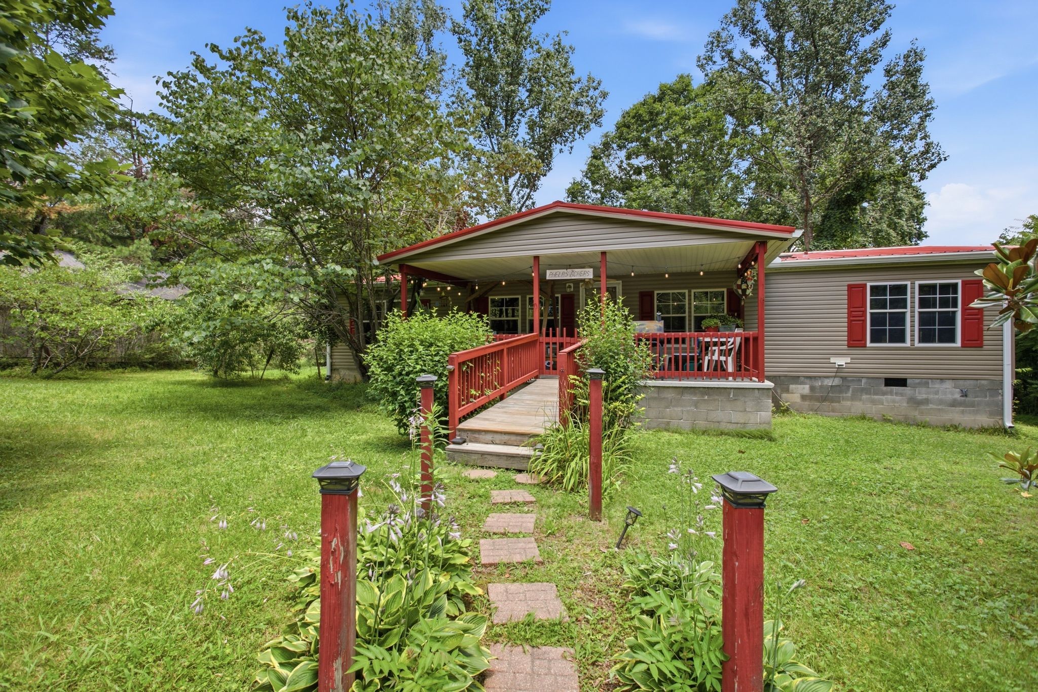 5843 Valley Dr