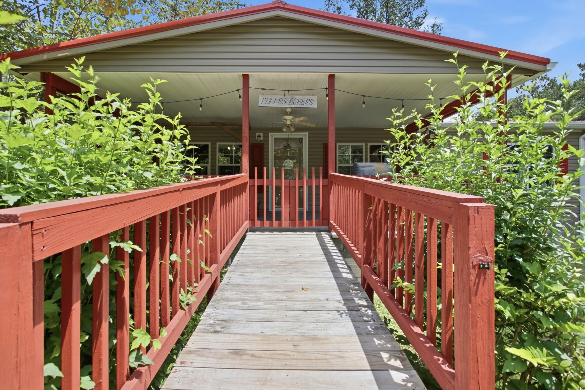 5843 Valley Dr