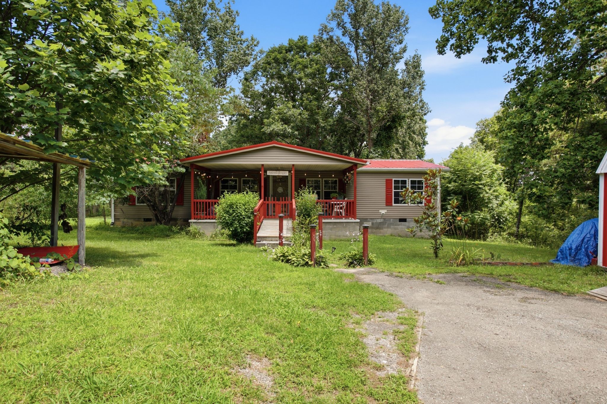 5843 Valley Dr