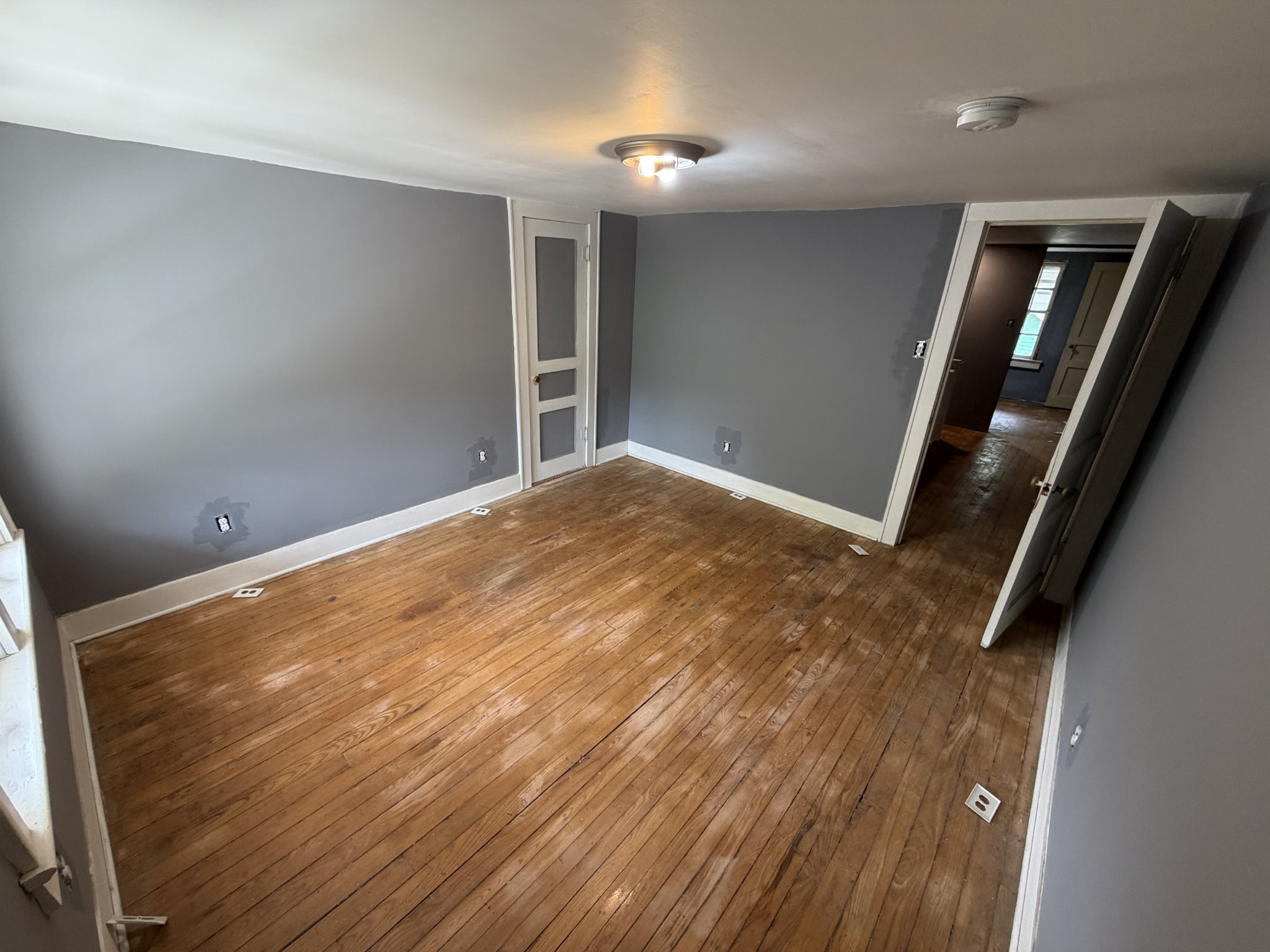 165 W Walnut St