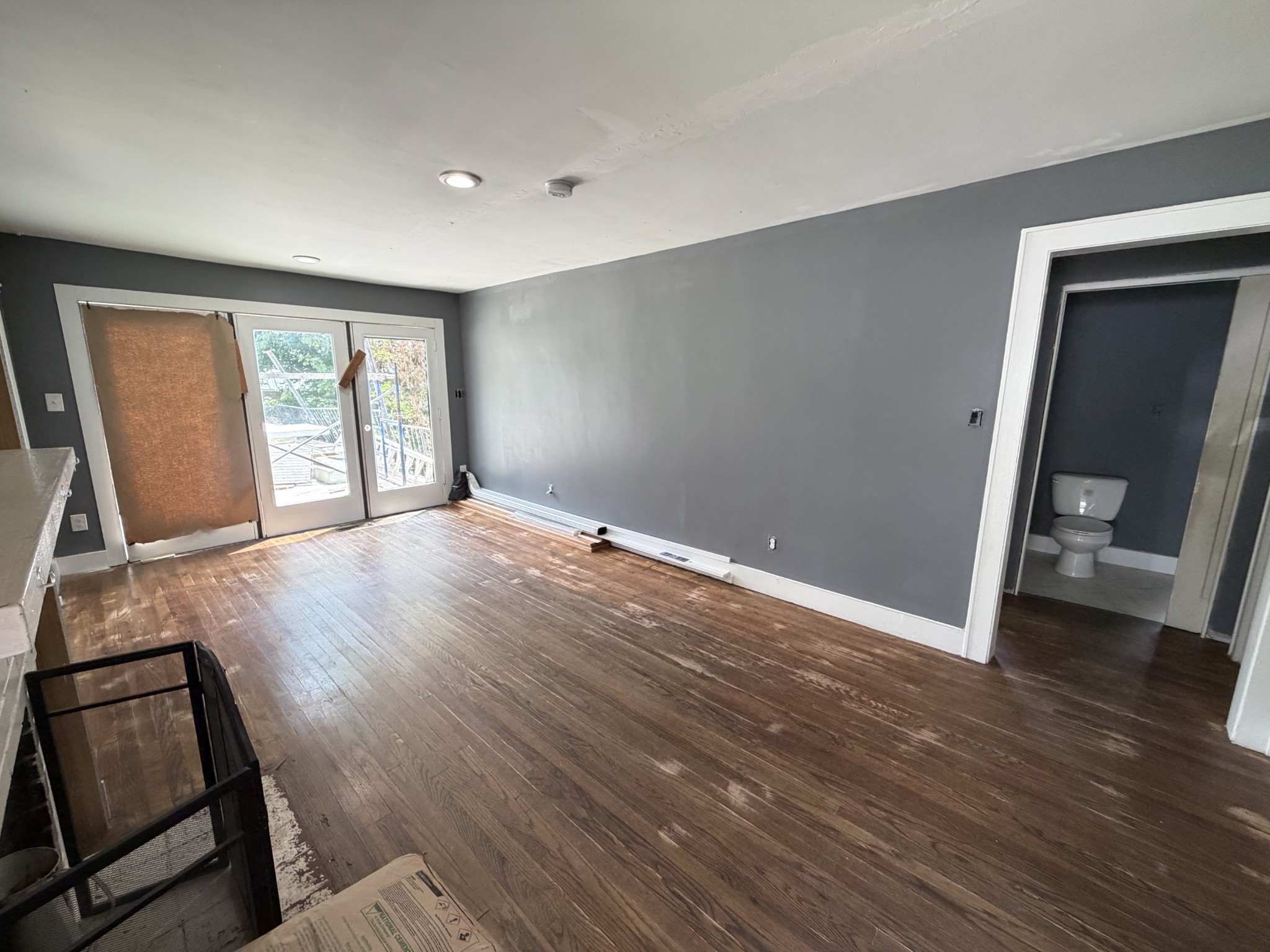 165 W Walnut St