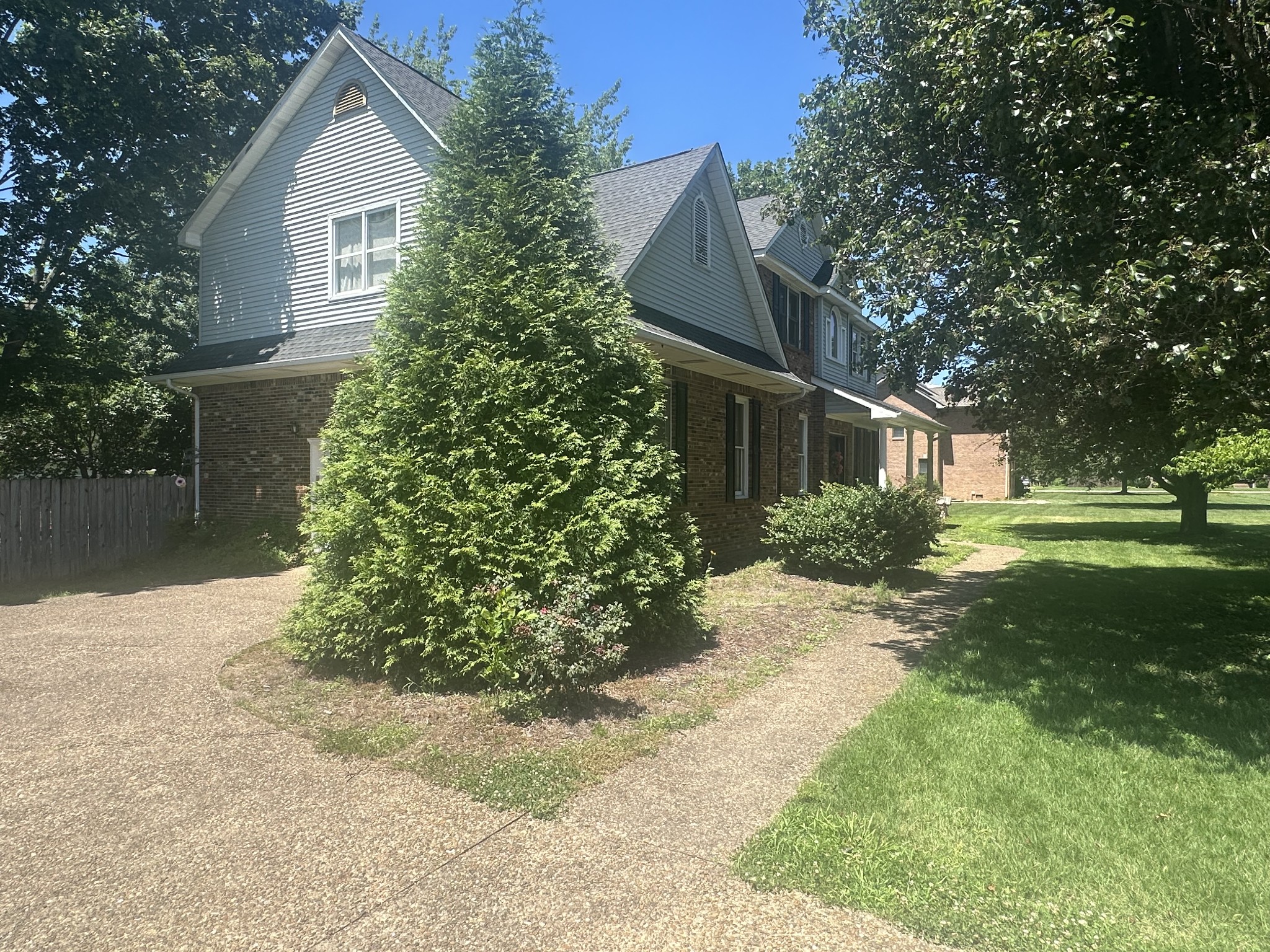 202 Quincy Dr