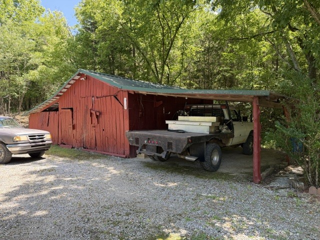 335 Lane Branch Rd