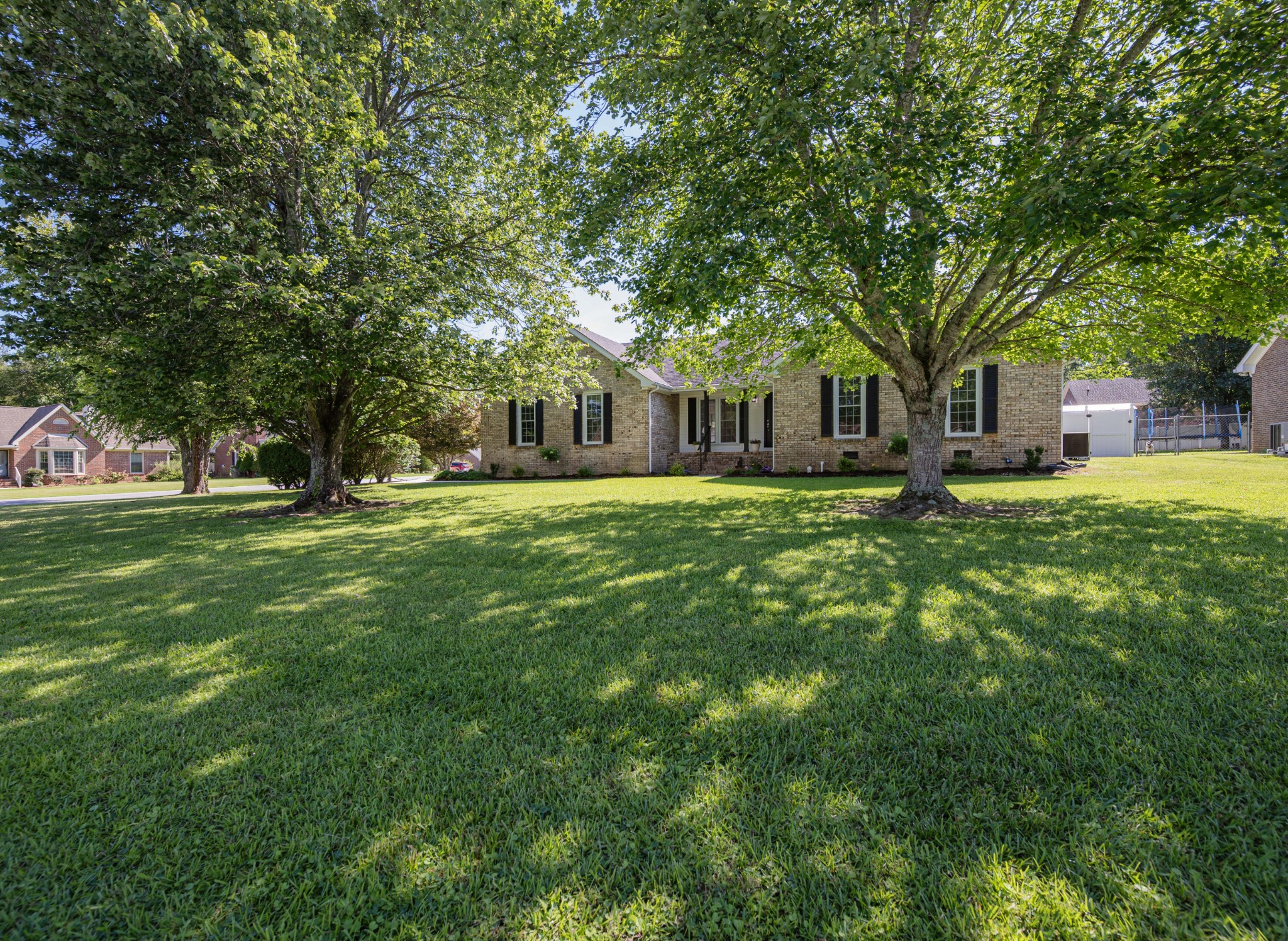 152 Greenbriar Cir