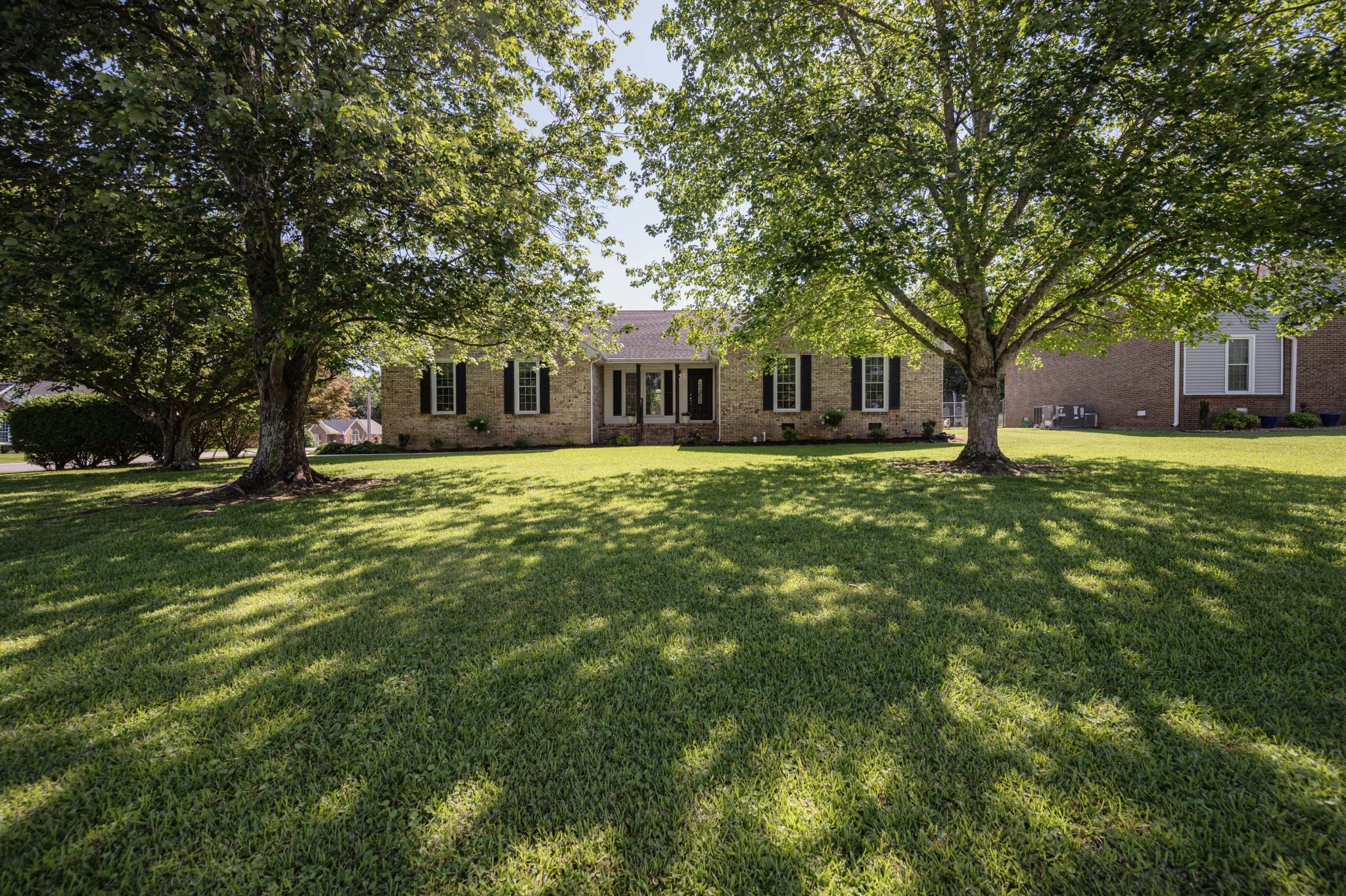 152 Greenbriar Cir
