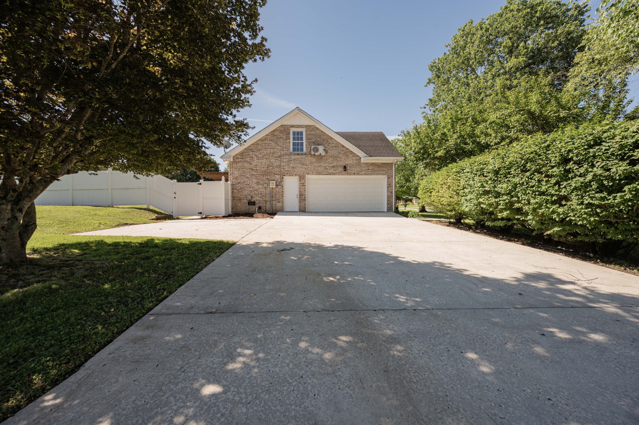 152 Greenbriar Cir