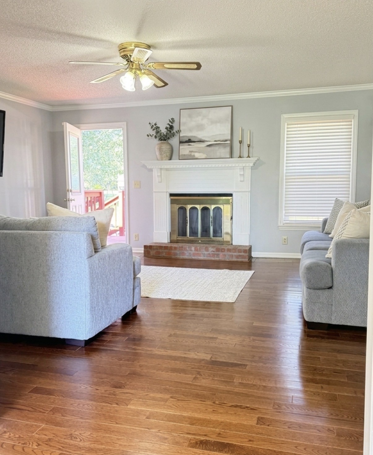 2318 Riverstone Dr