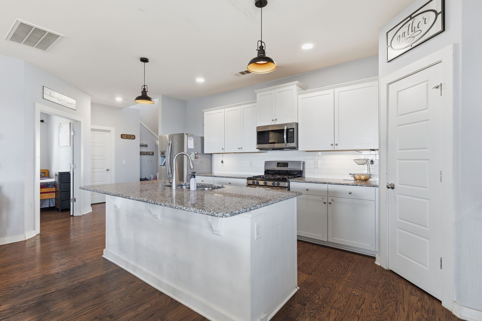 300 Black Thorn Ln