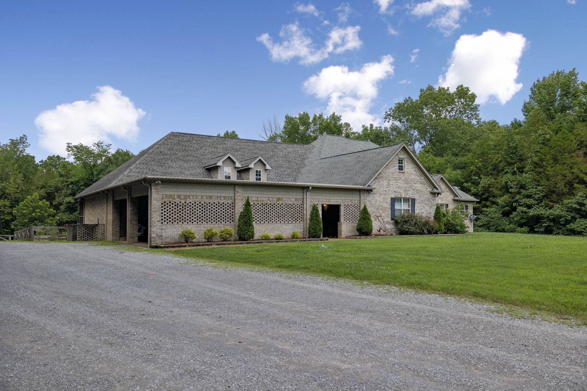 538 Burgess Rd
