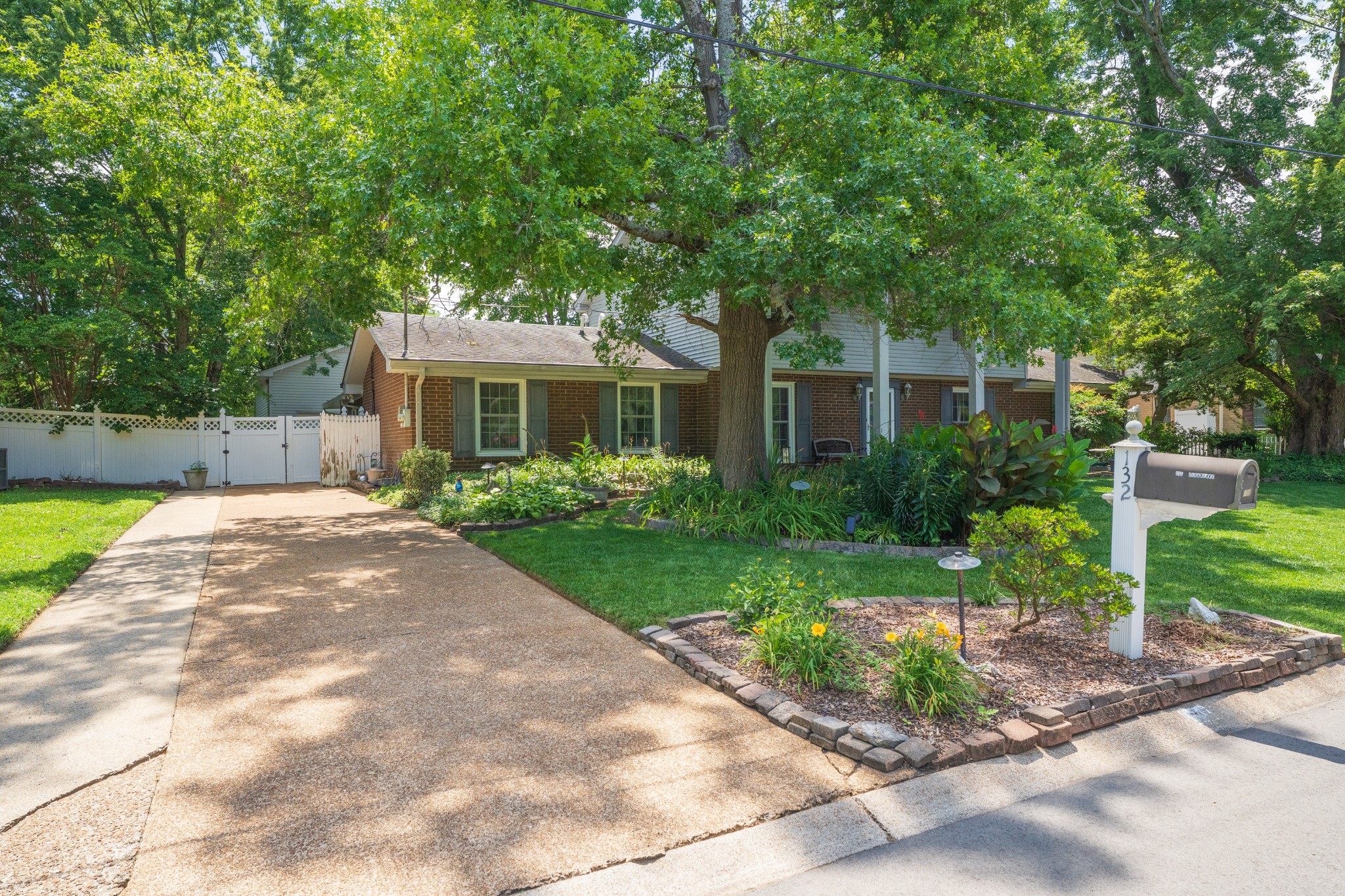 132 Clearlake Dr, E