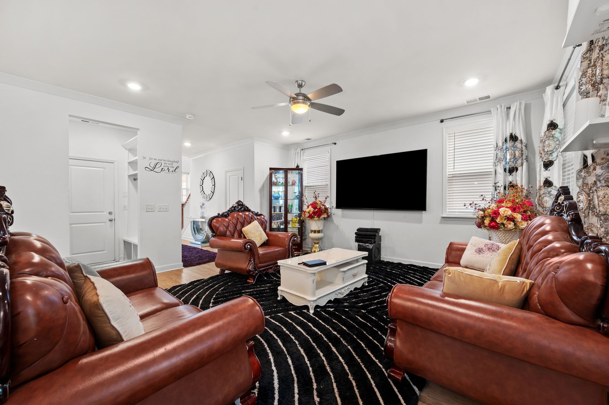 3527 Desinda Dr