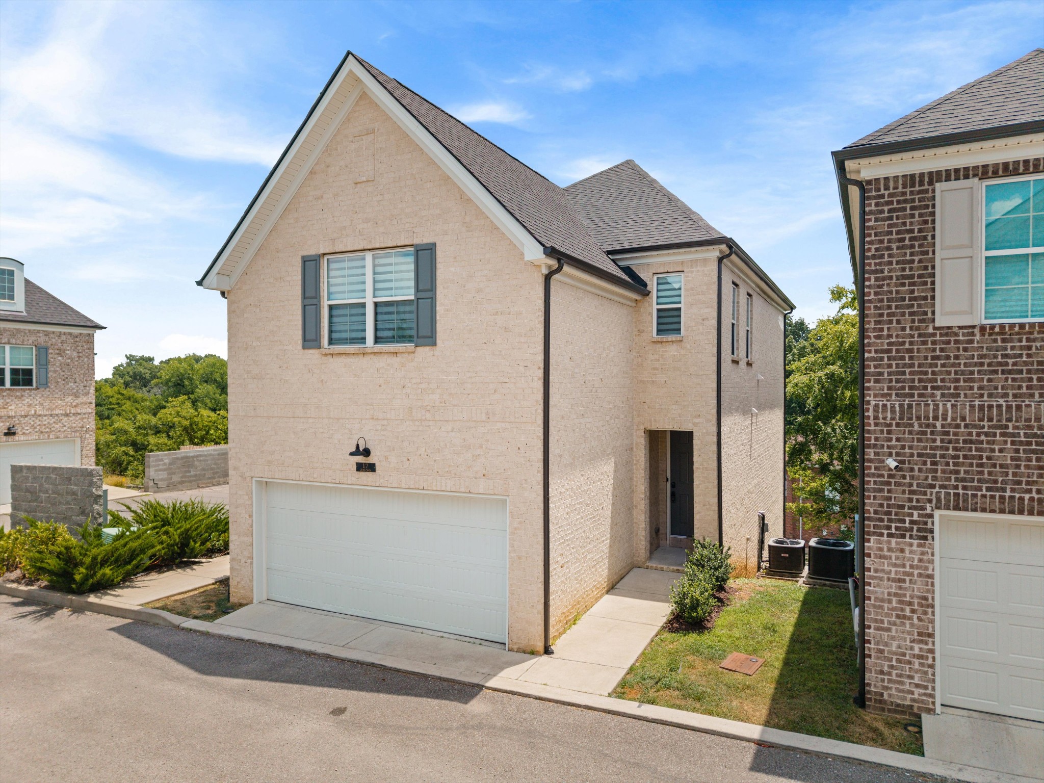2656 Lakevilla Dr