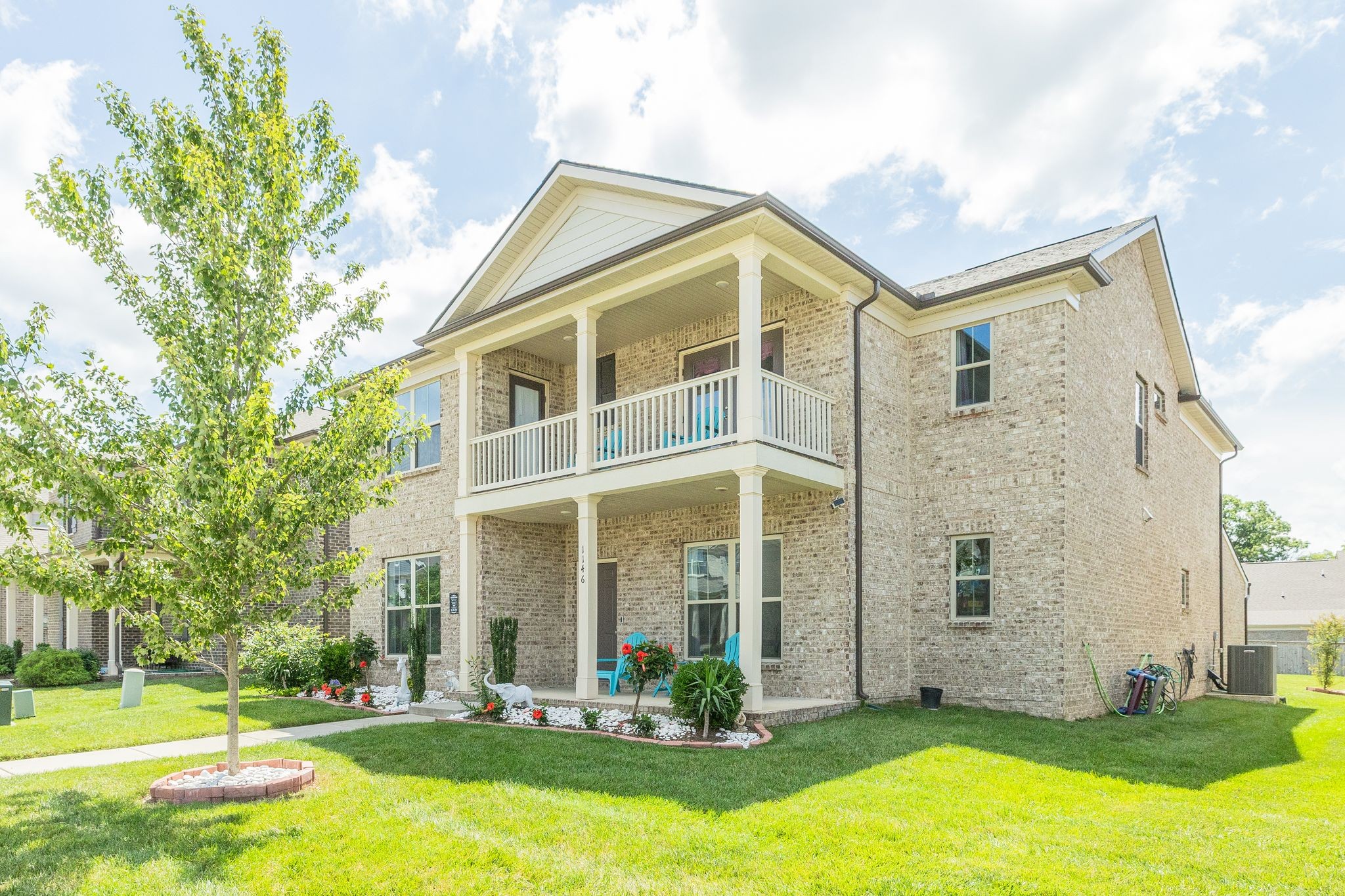 1146 Carlisle Pl