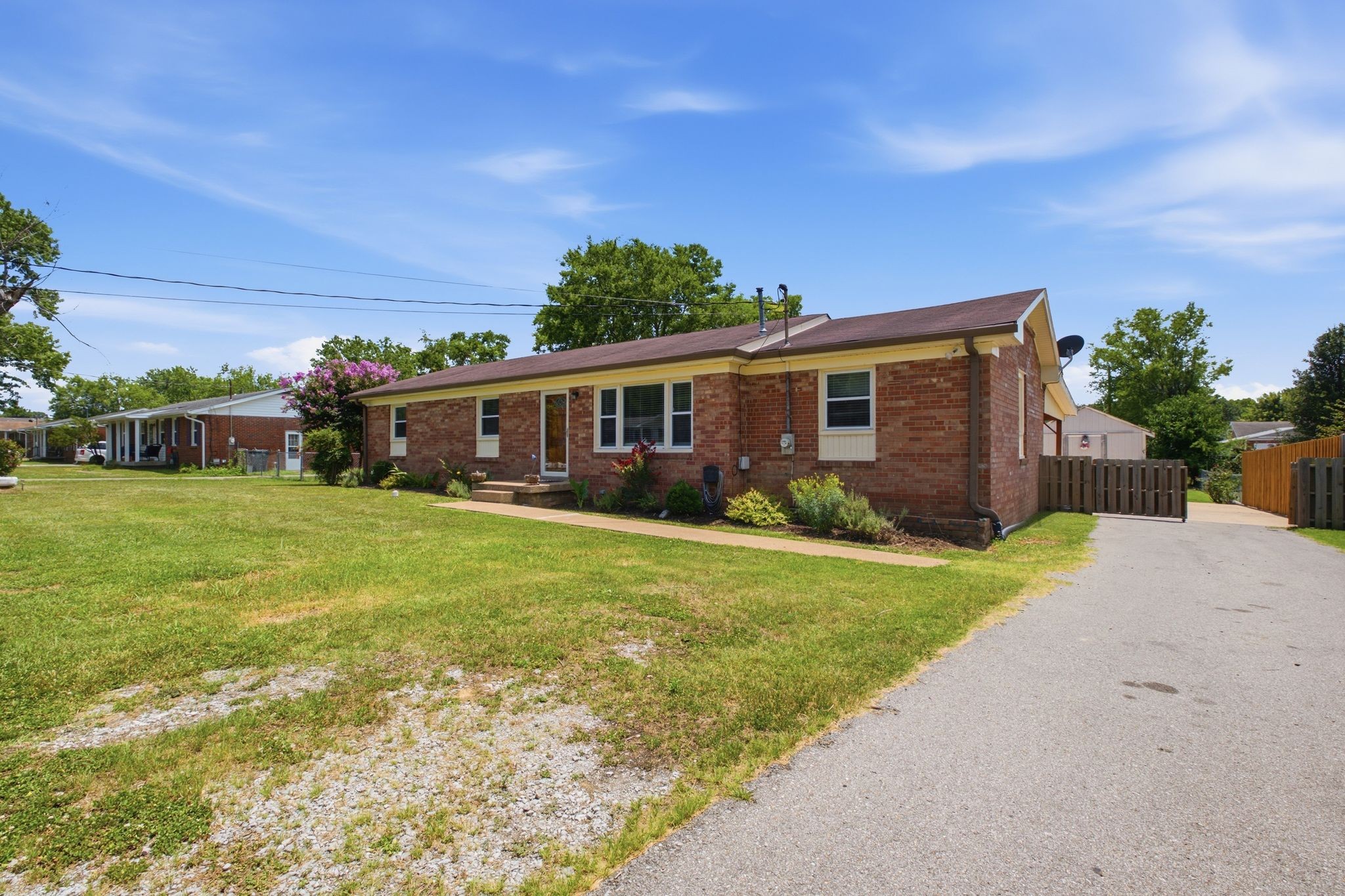 424 Sam Houston Dr