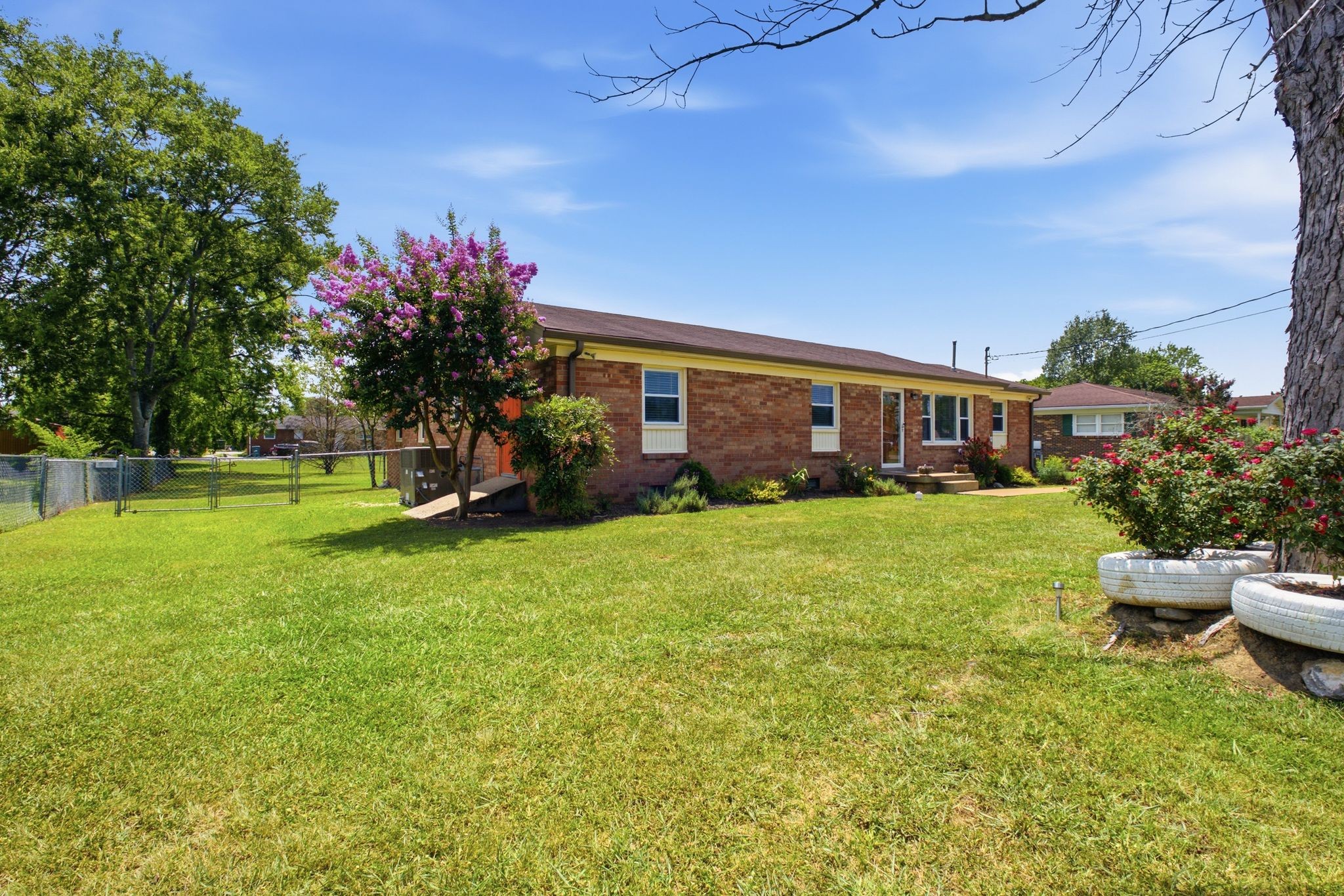 424 Sam Houston Dr