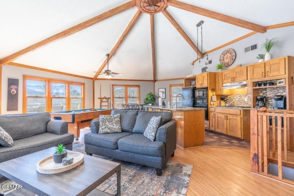 3709 Eagle Lane