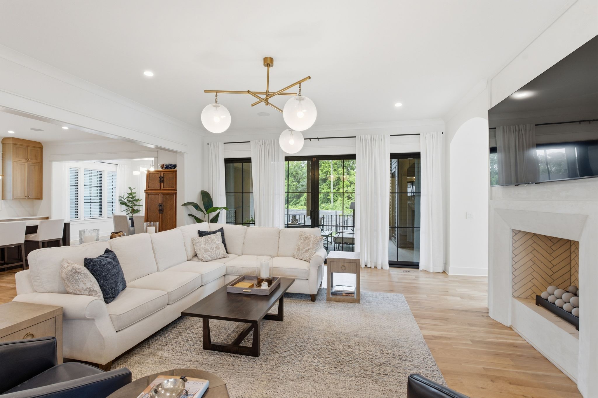 328 Kelly Glenn Ct