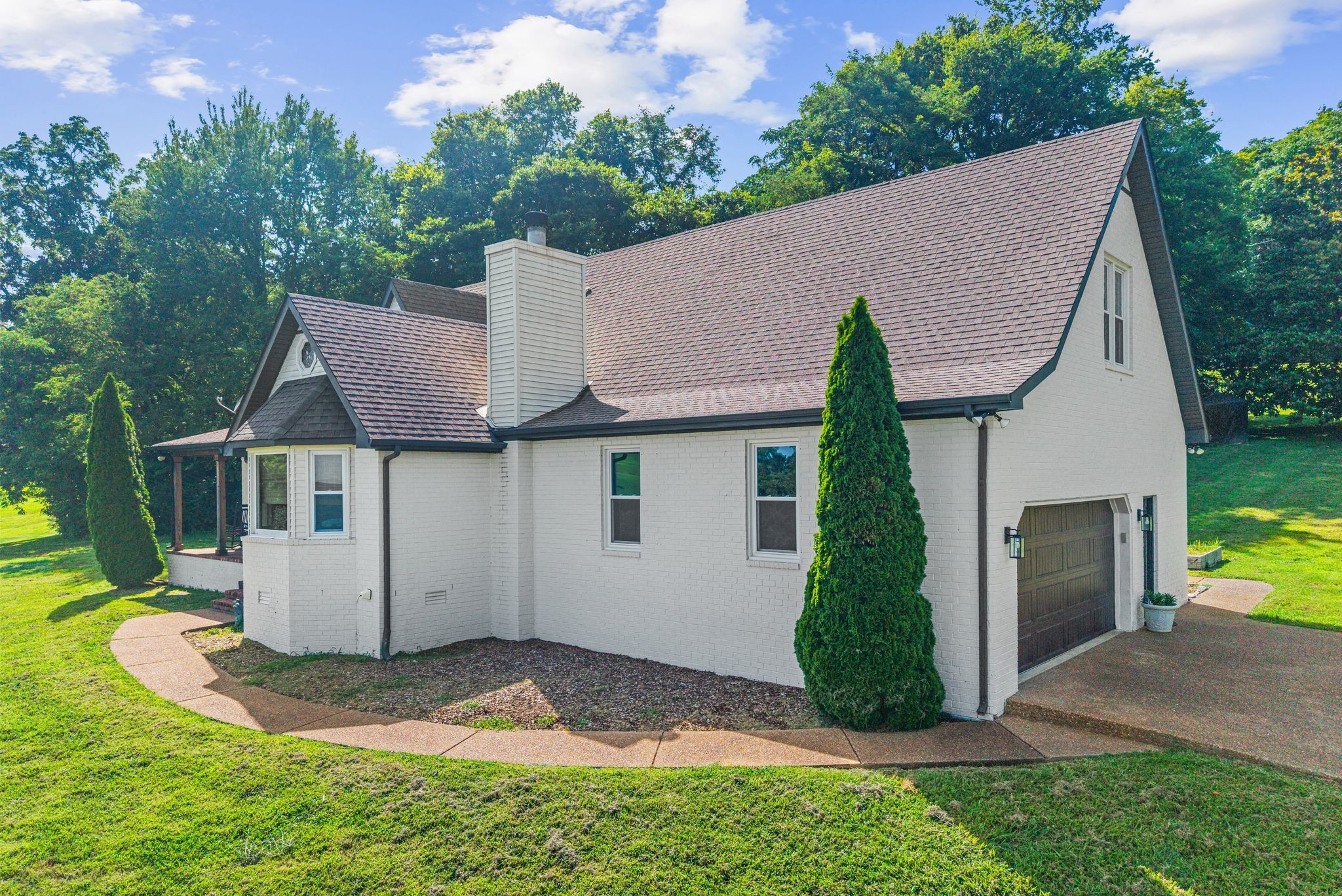 900 Dories Ln